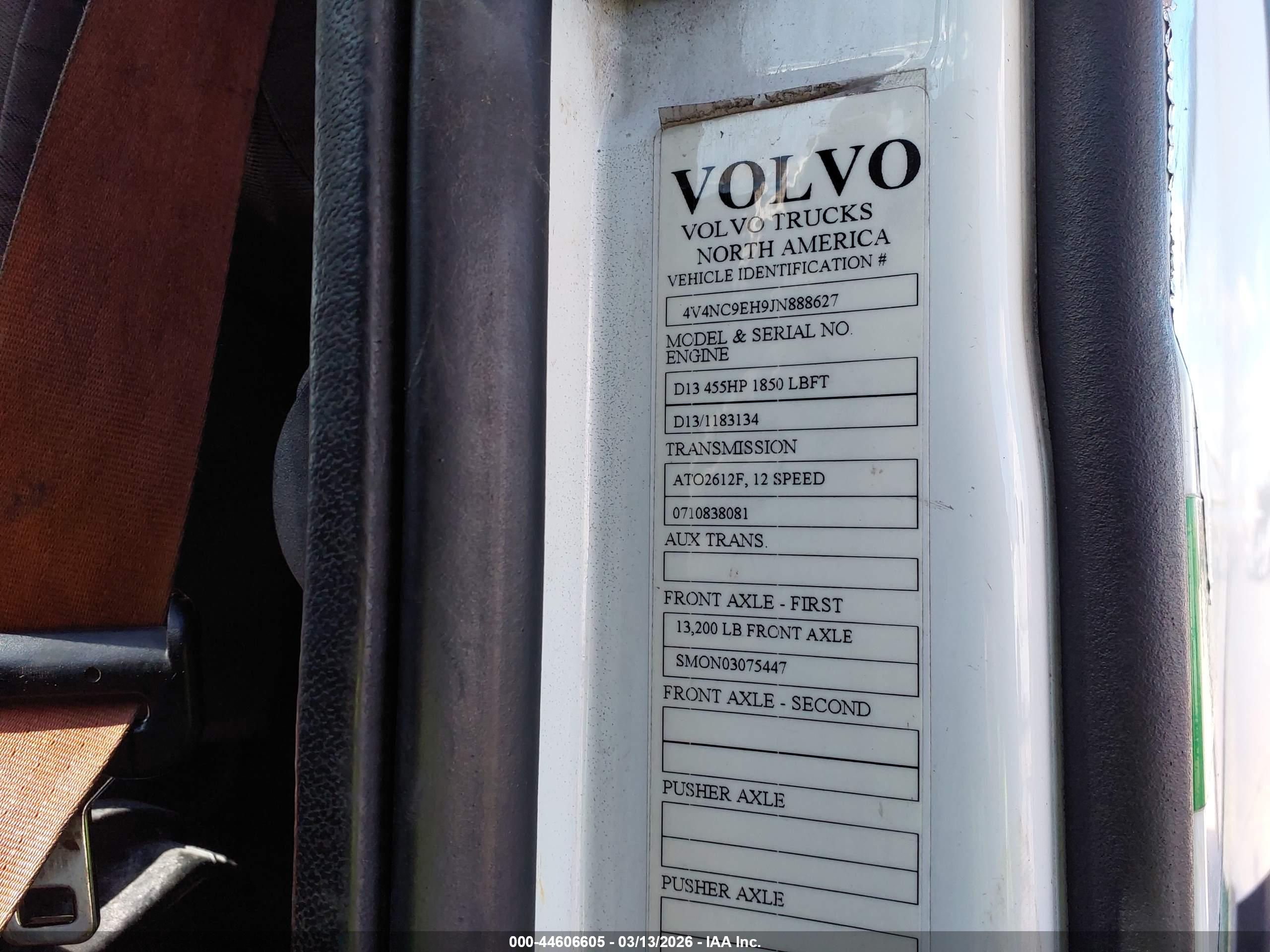 VOLVO VNL image 9