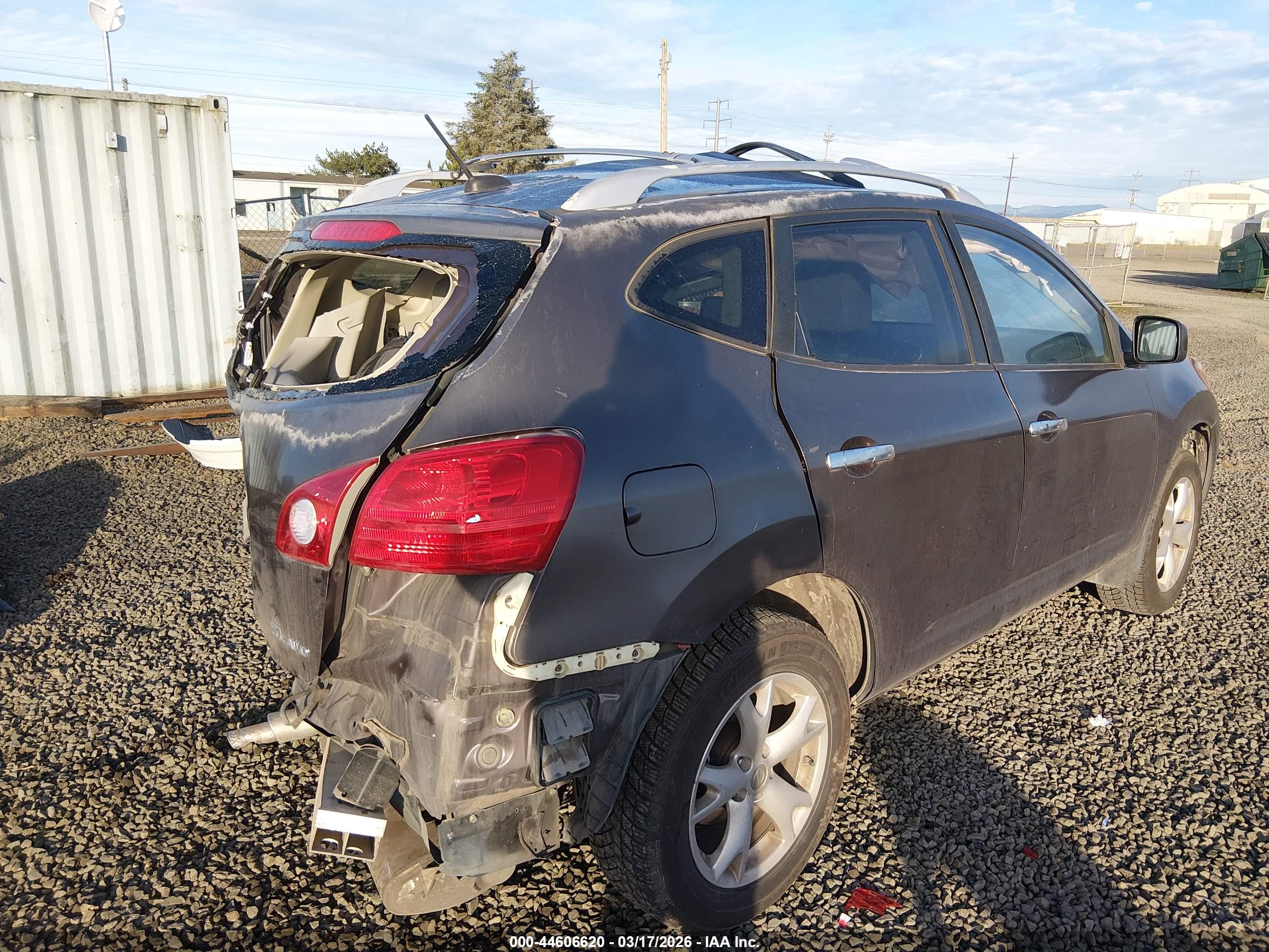 NISSAN ROGUE image 4