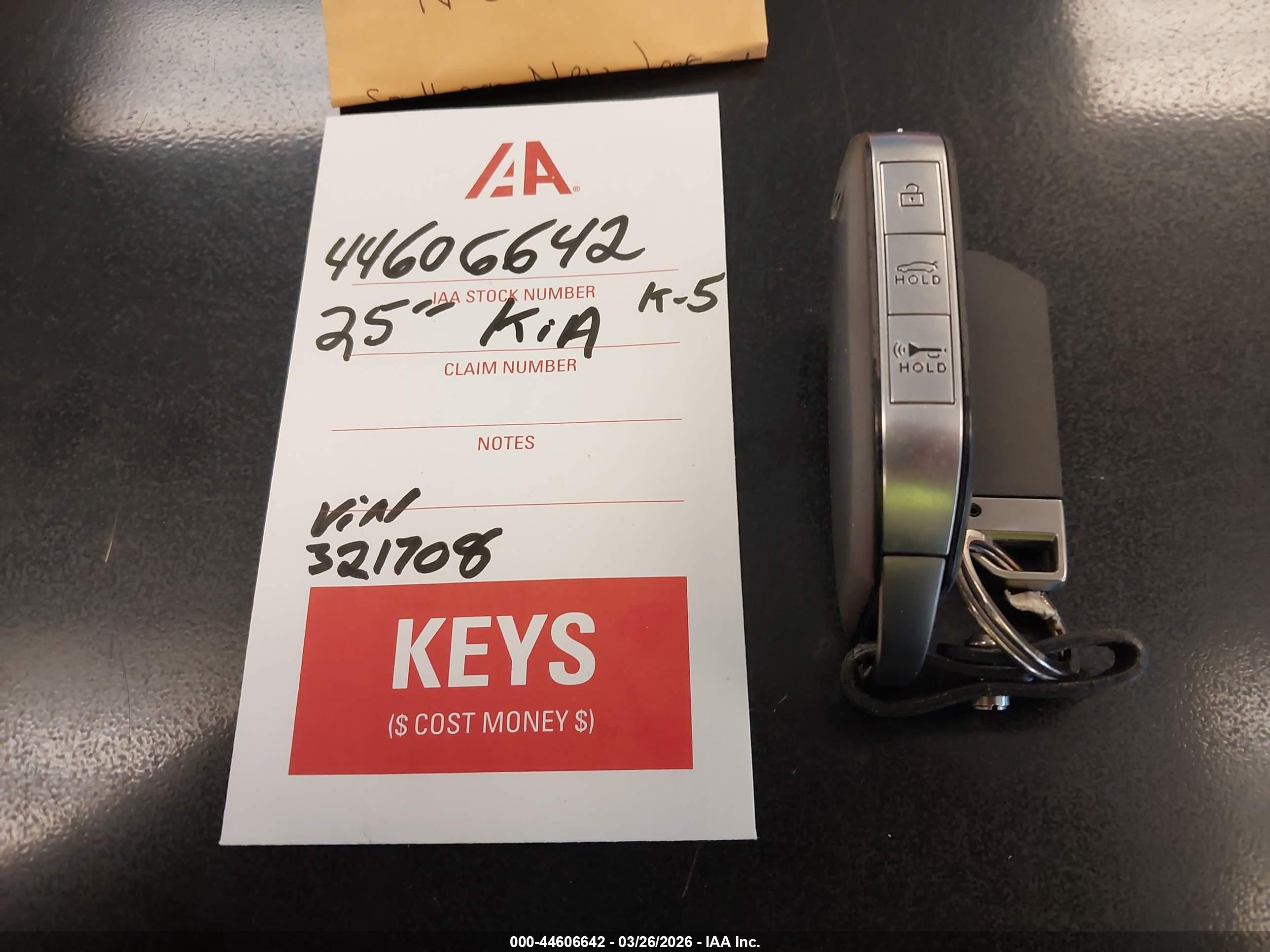 KIA K5 image 11