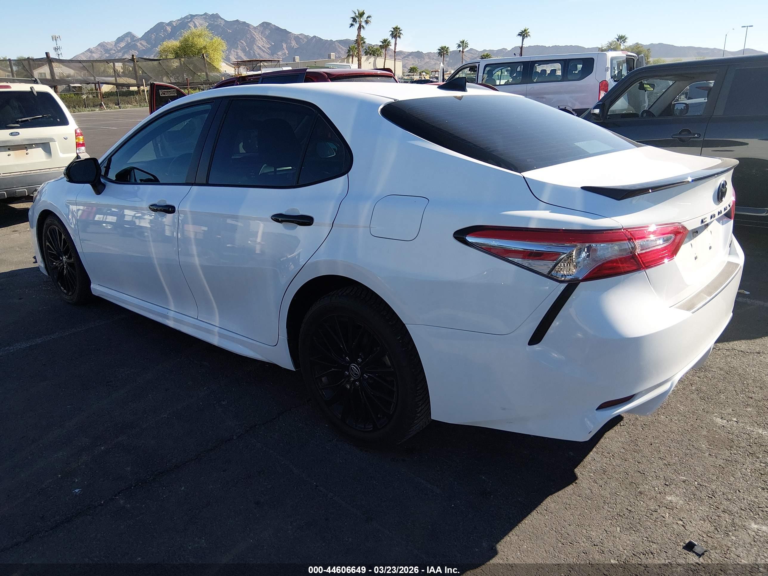 TOYOTA CAMRY image 3