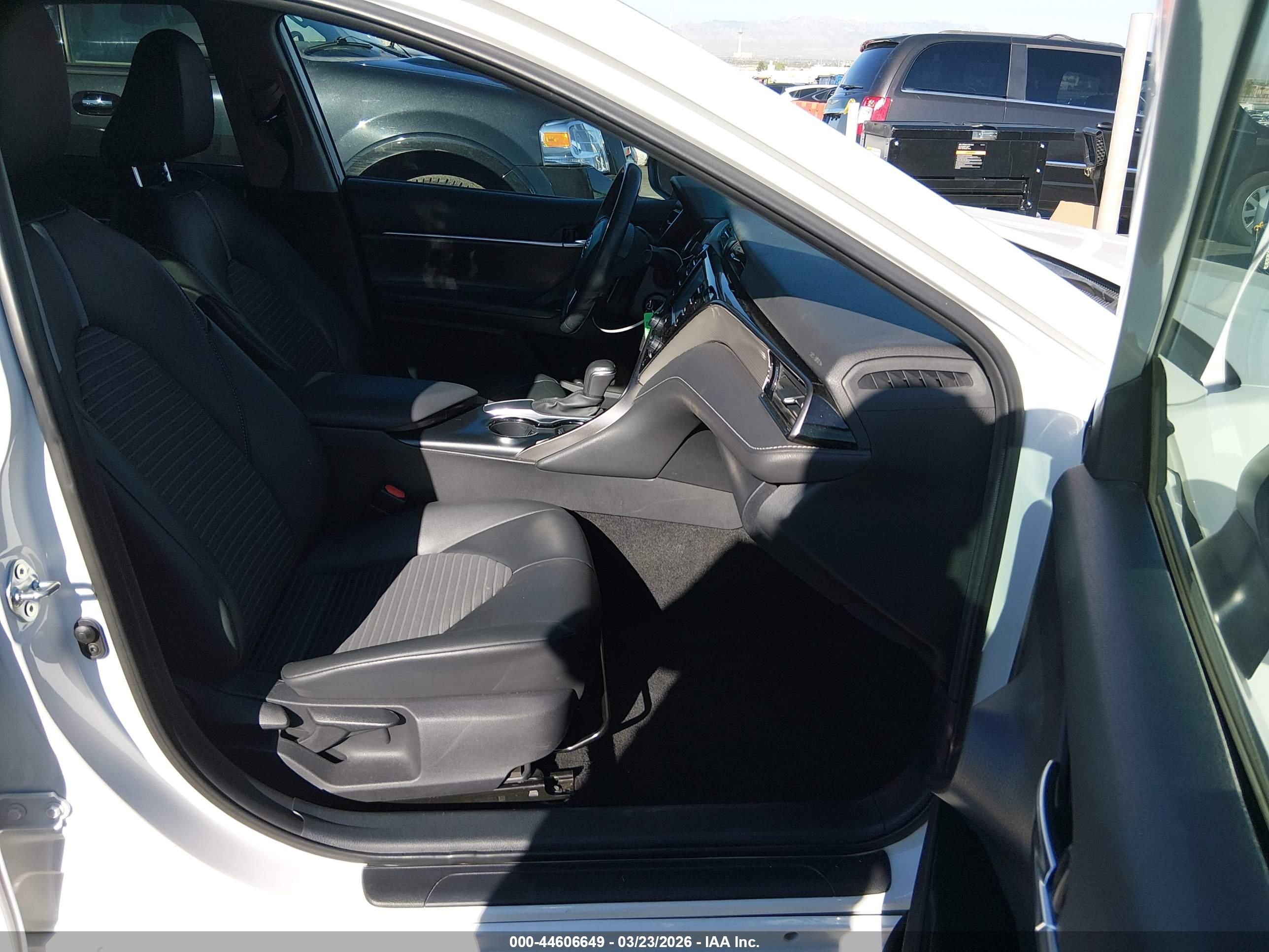 TOYOTA CAMRY image 5