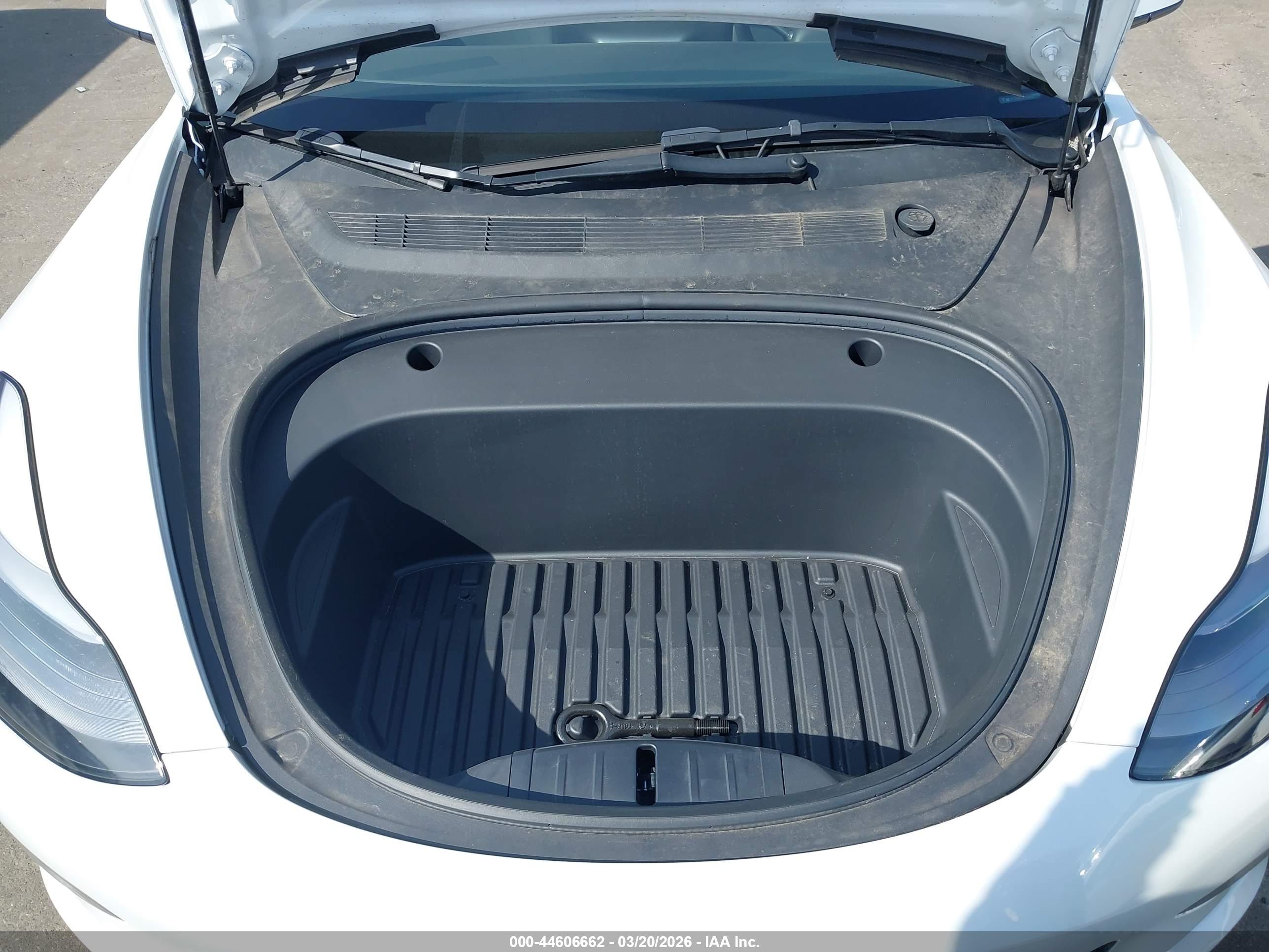 TESLA MODEL image 10