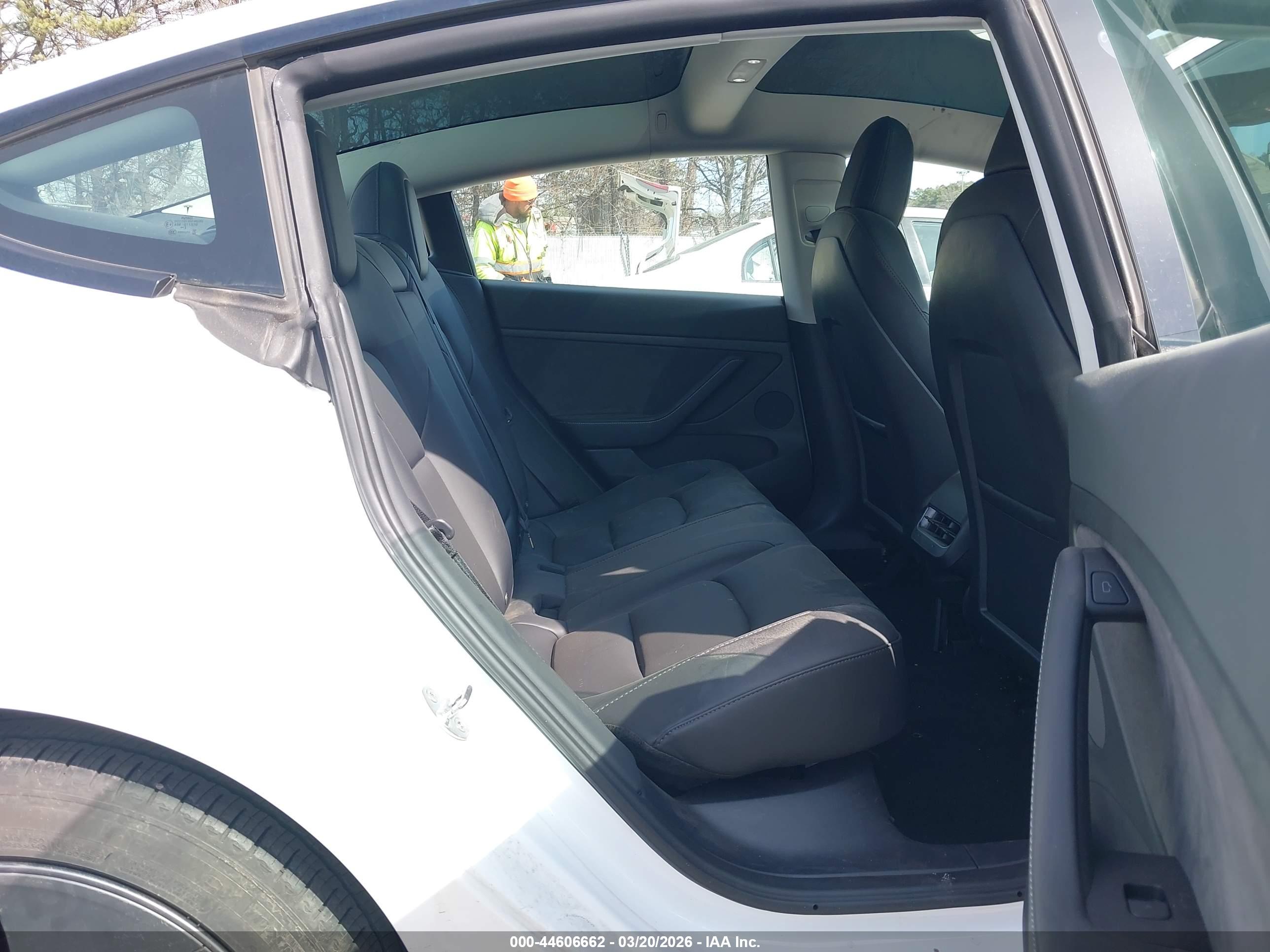 TESLA MODEL image 8