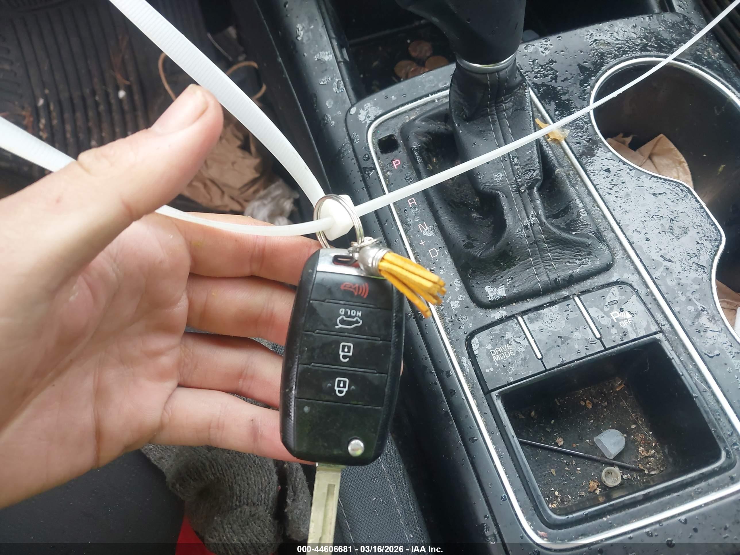 KIA SORENTO image 11