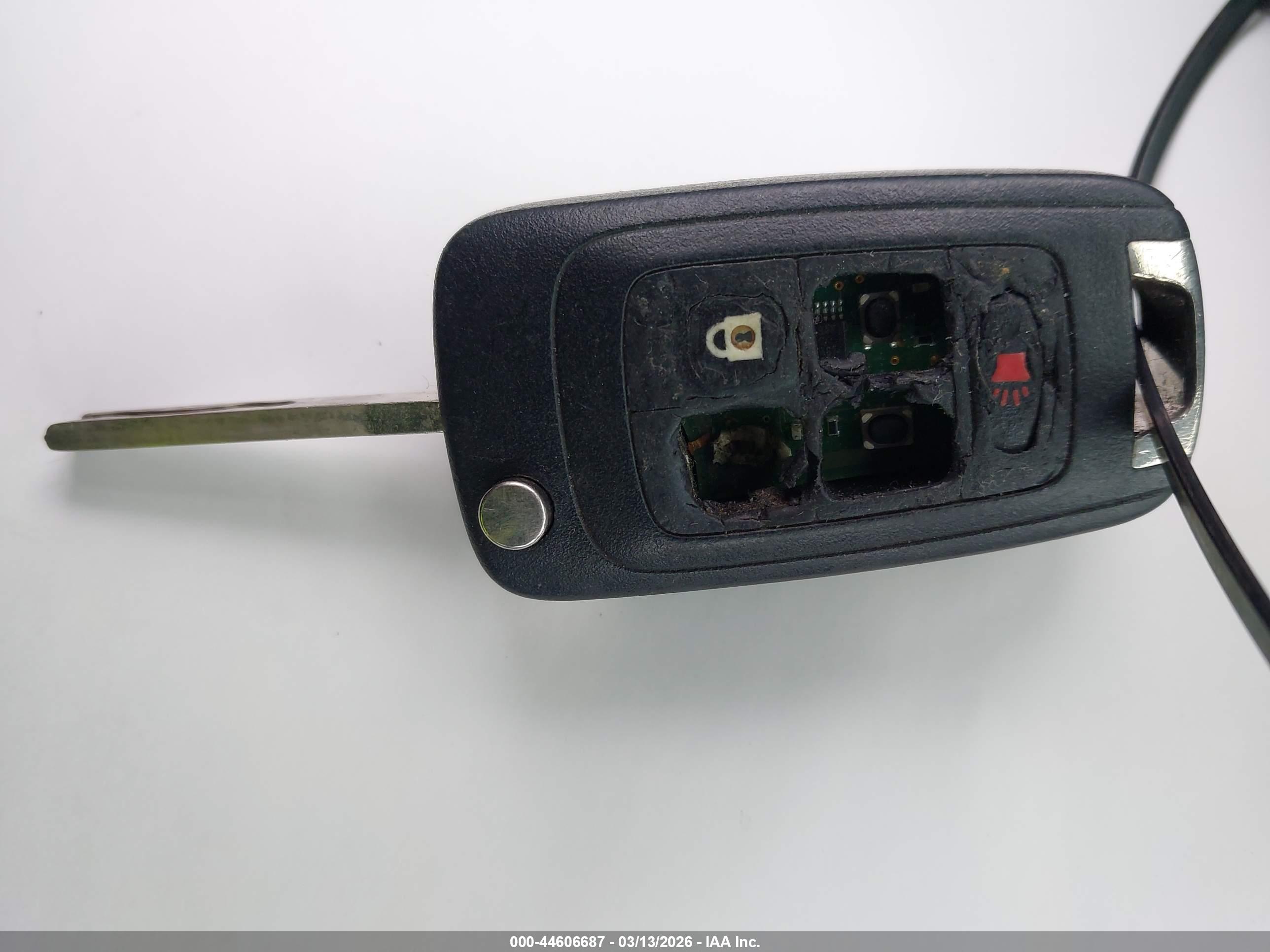 CHEVROLET EQUINOX image 11