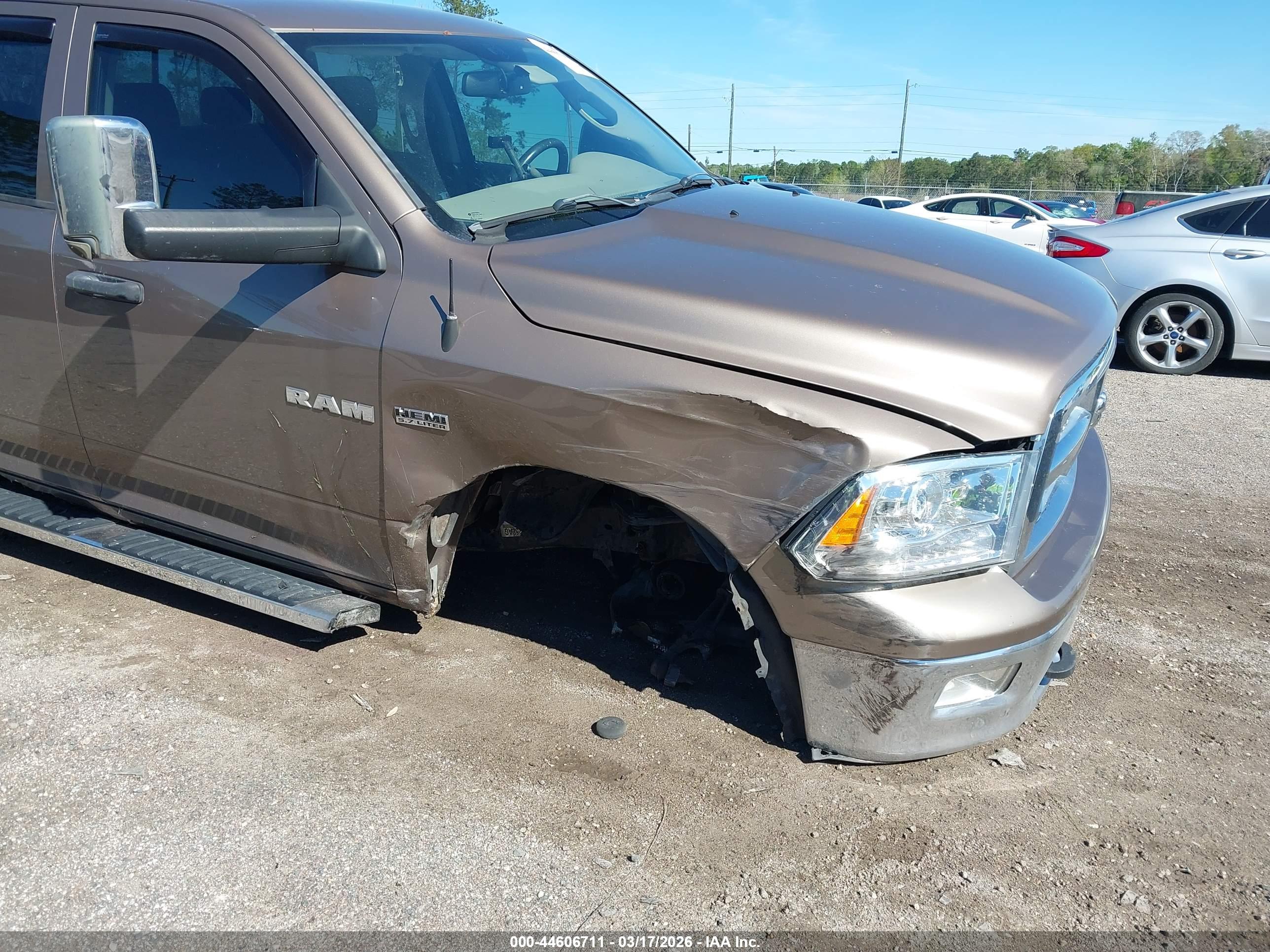 DODGE RAM image 6