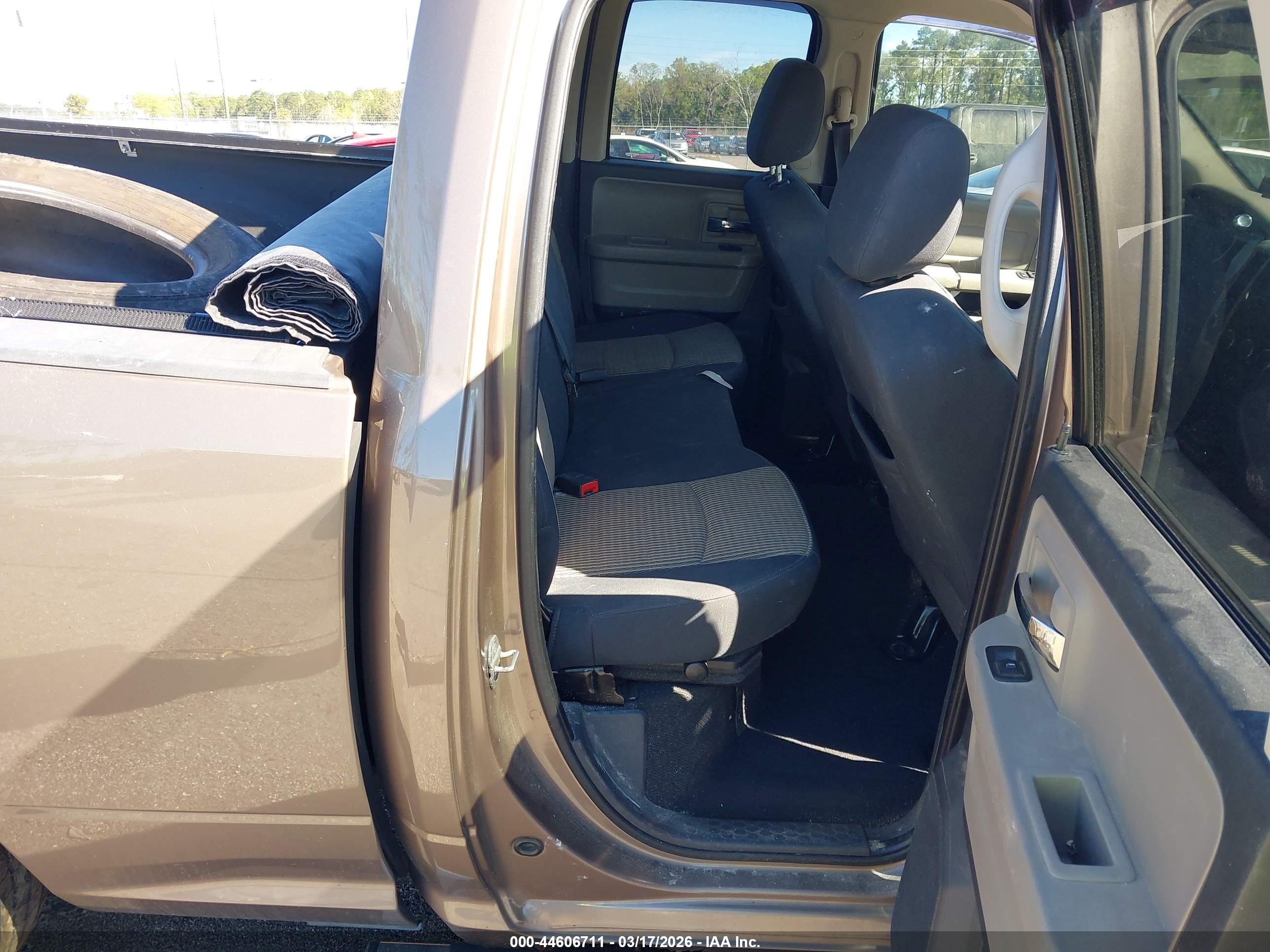 DODGE RAM image 8