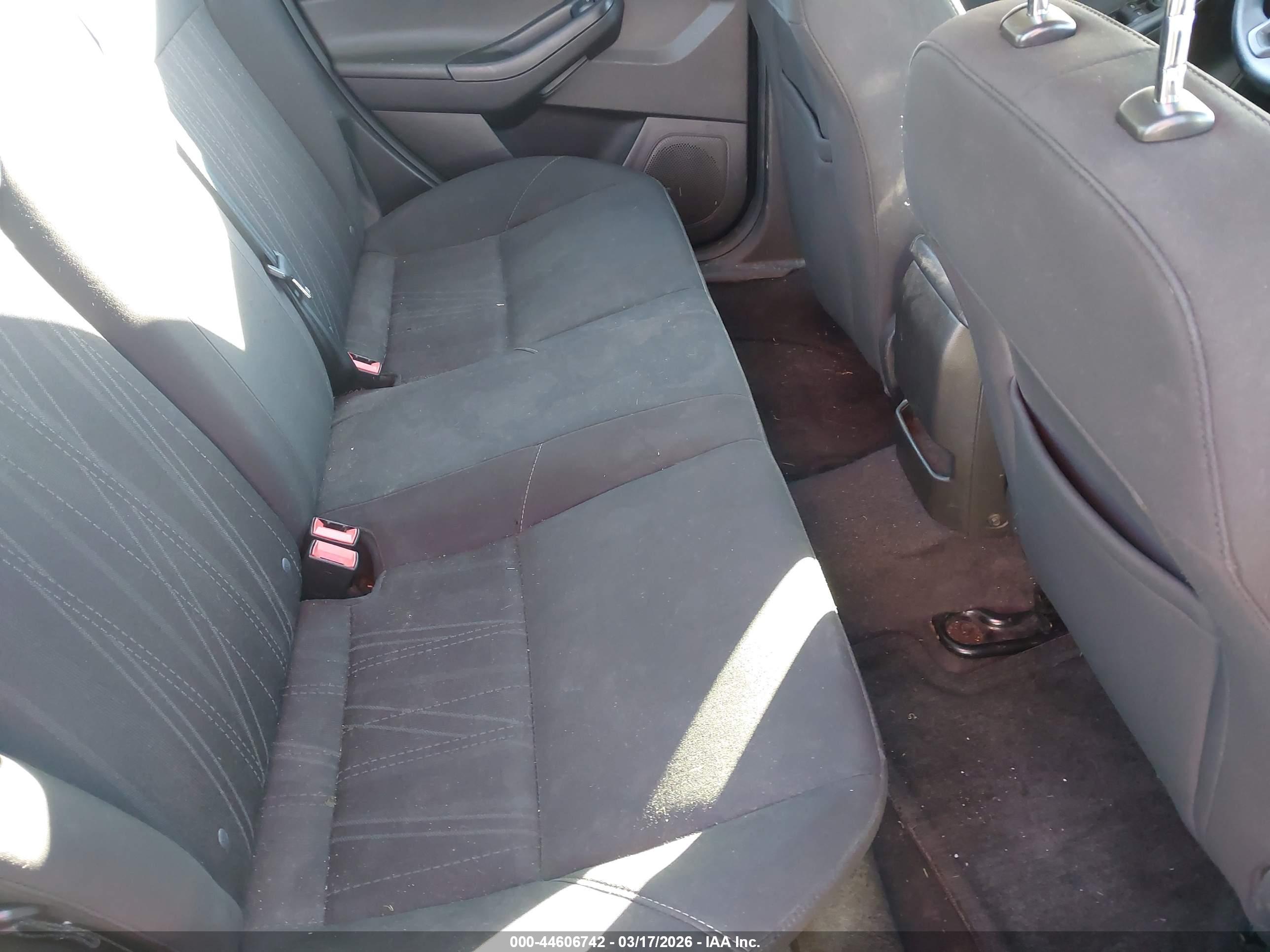 FORD FOCUS image 8