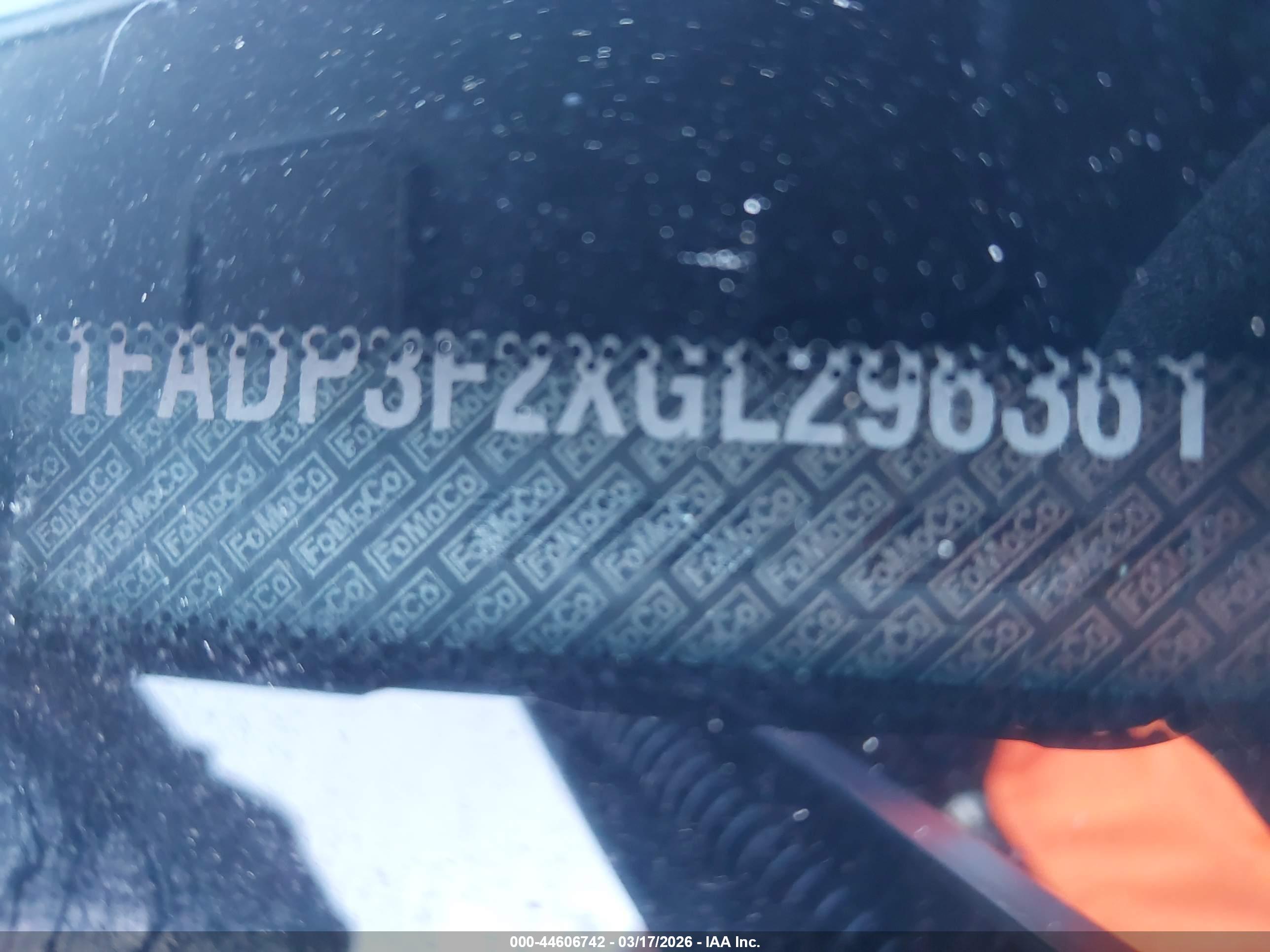 FORD FOCUS image 9