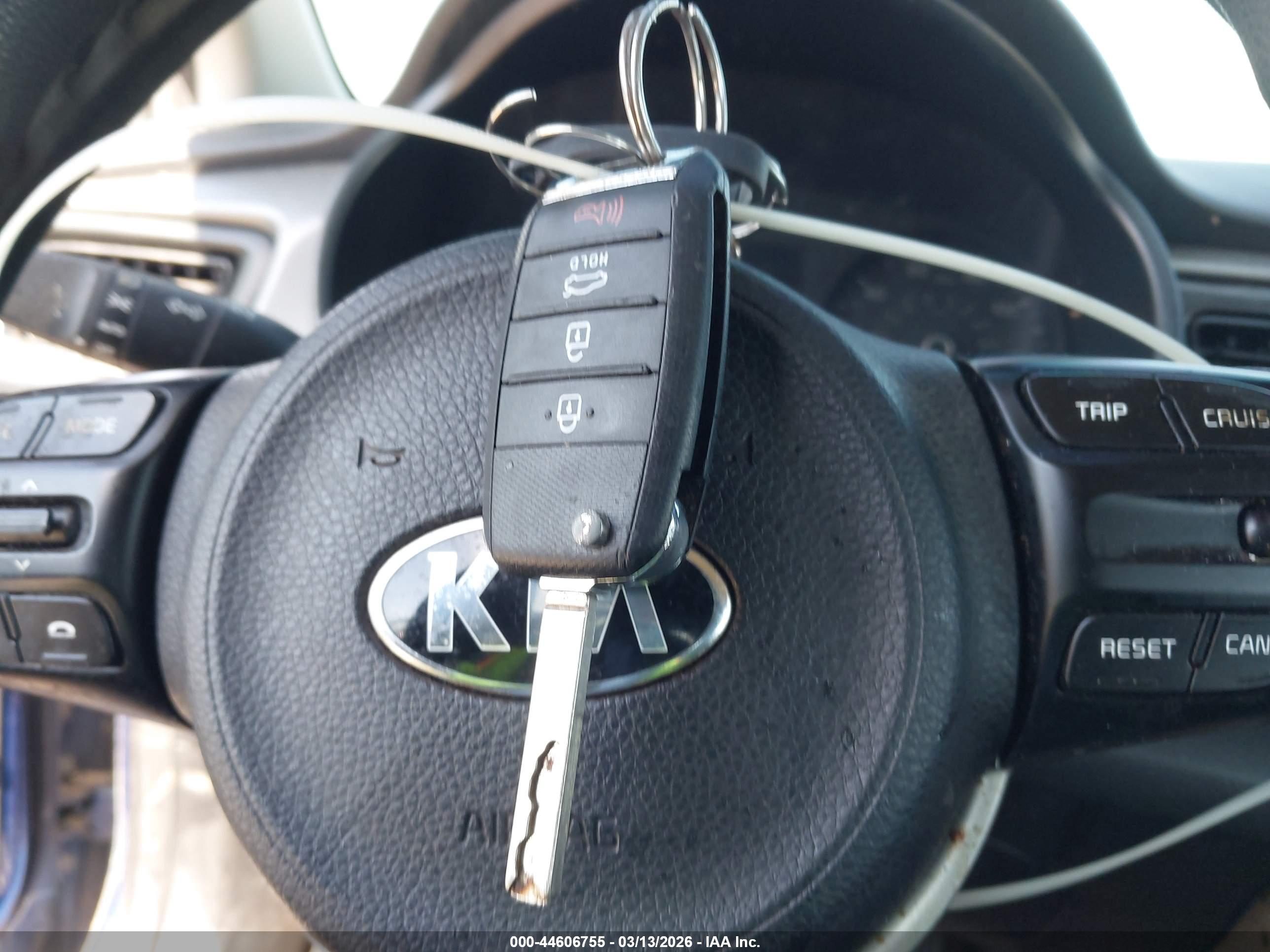 KIA RIO image 11