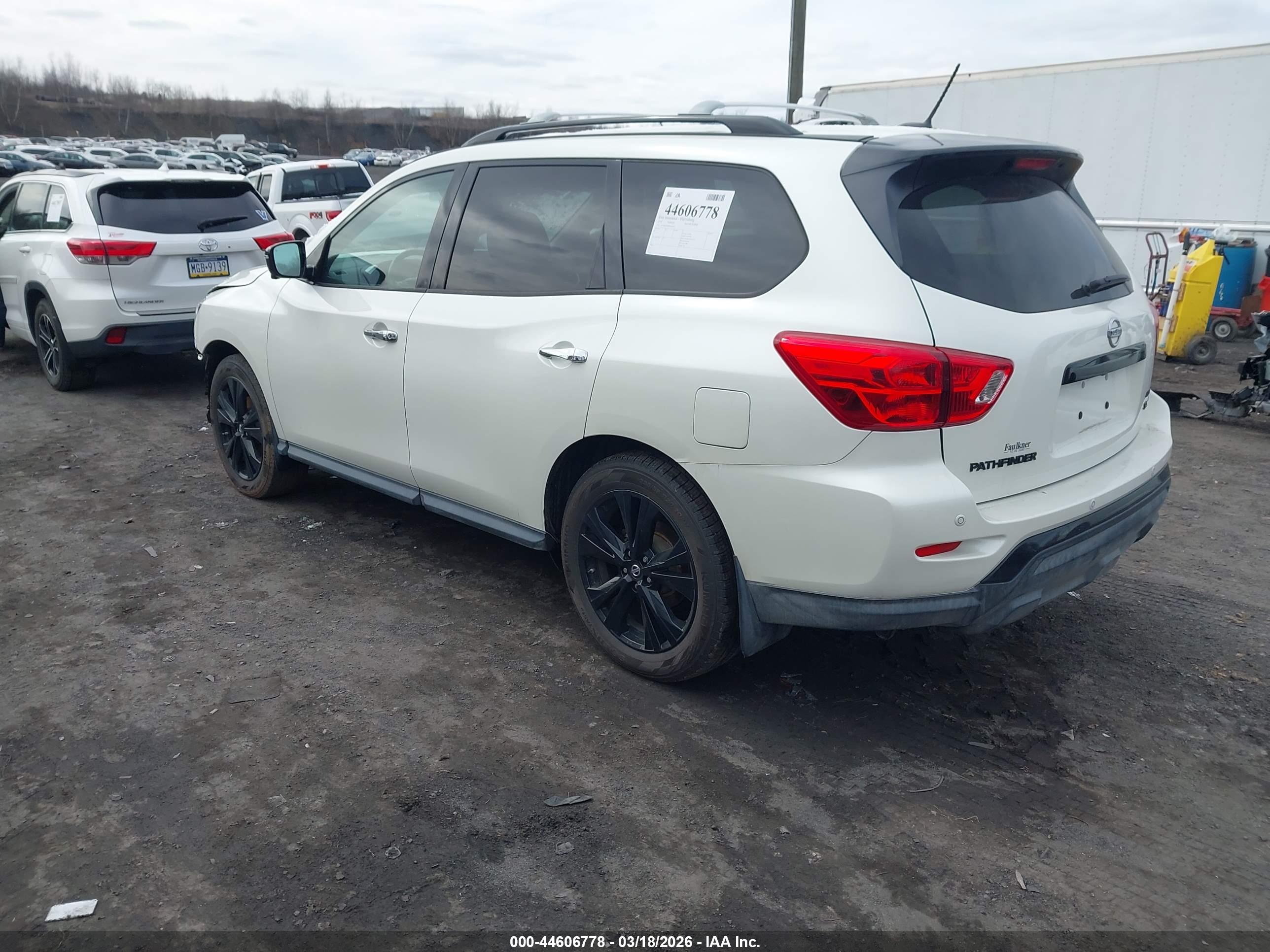 NISSAN PATHFINDER image 3