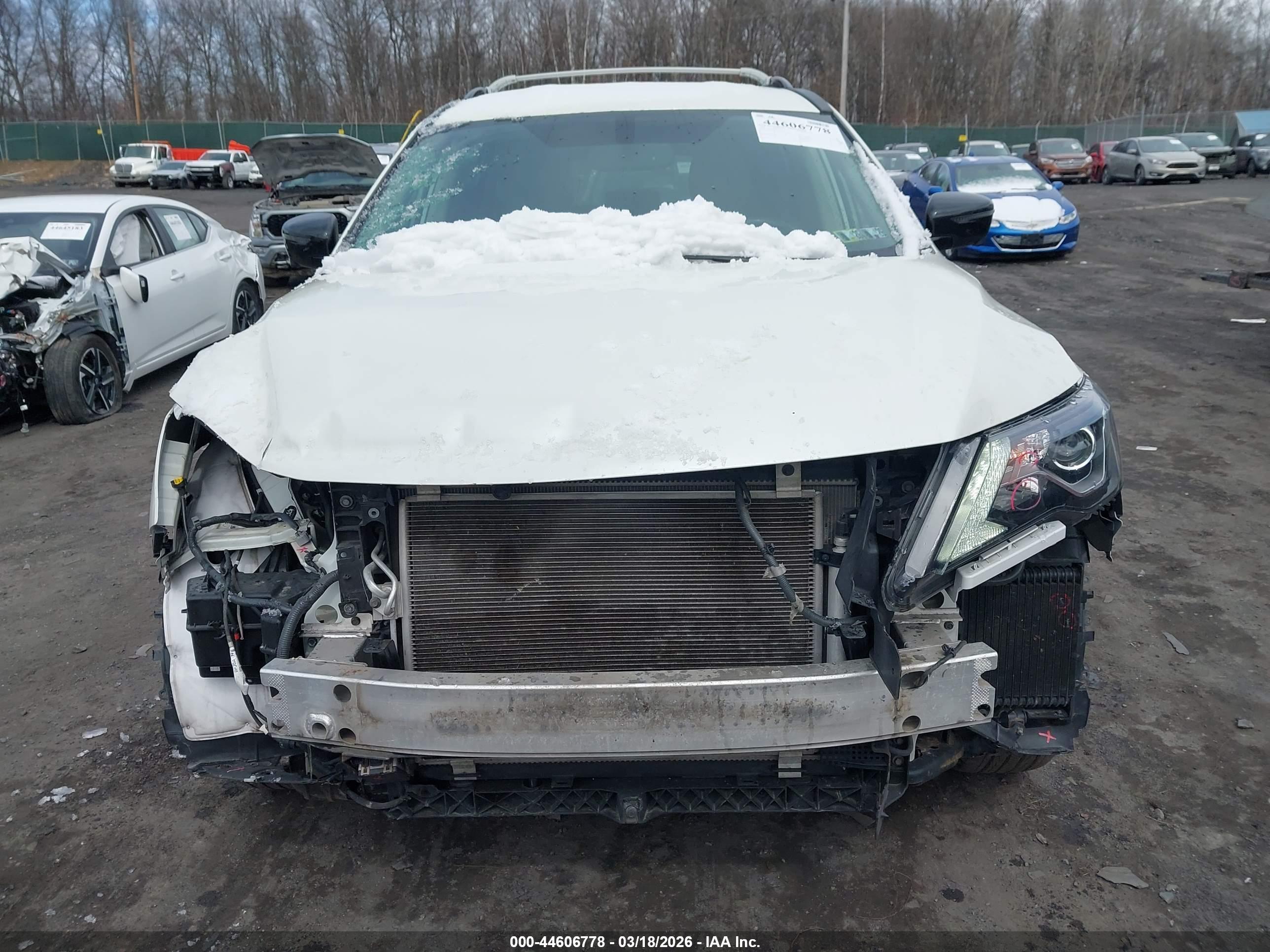 NISSAN PATHFINDER image 6
