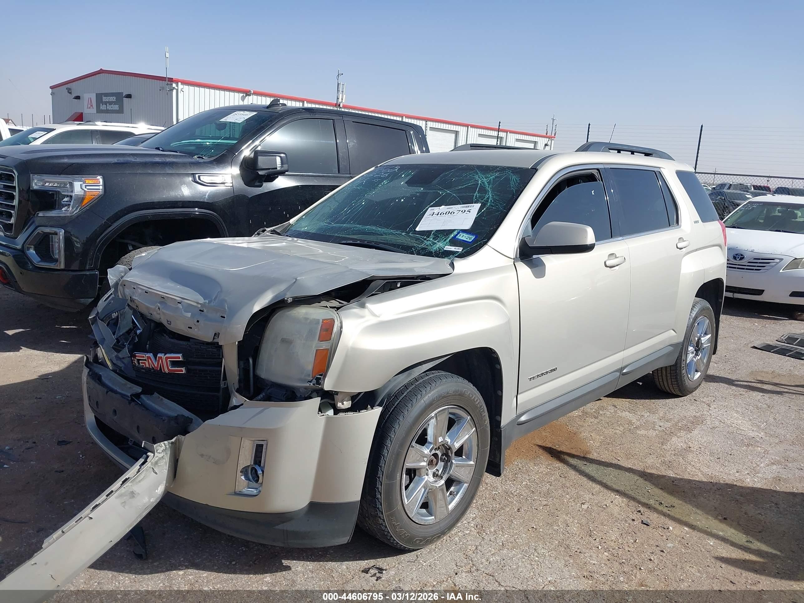 GMC TERRAIN image 2