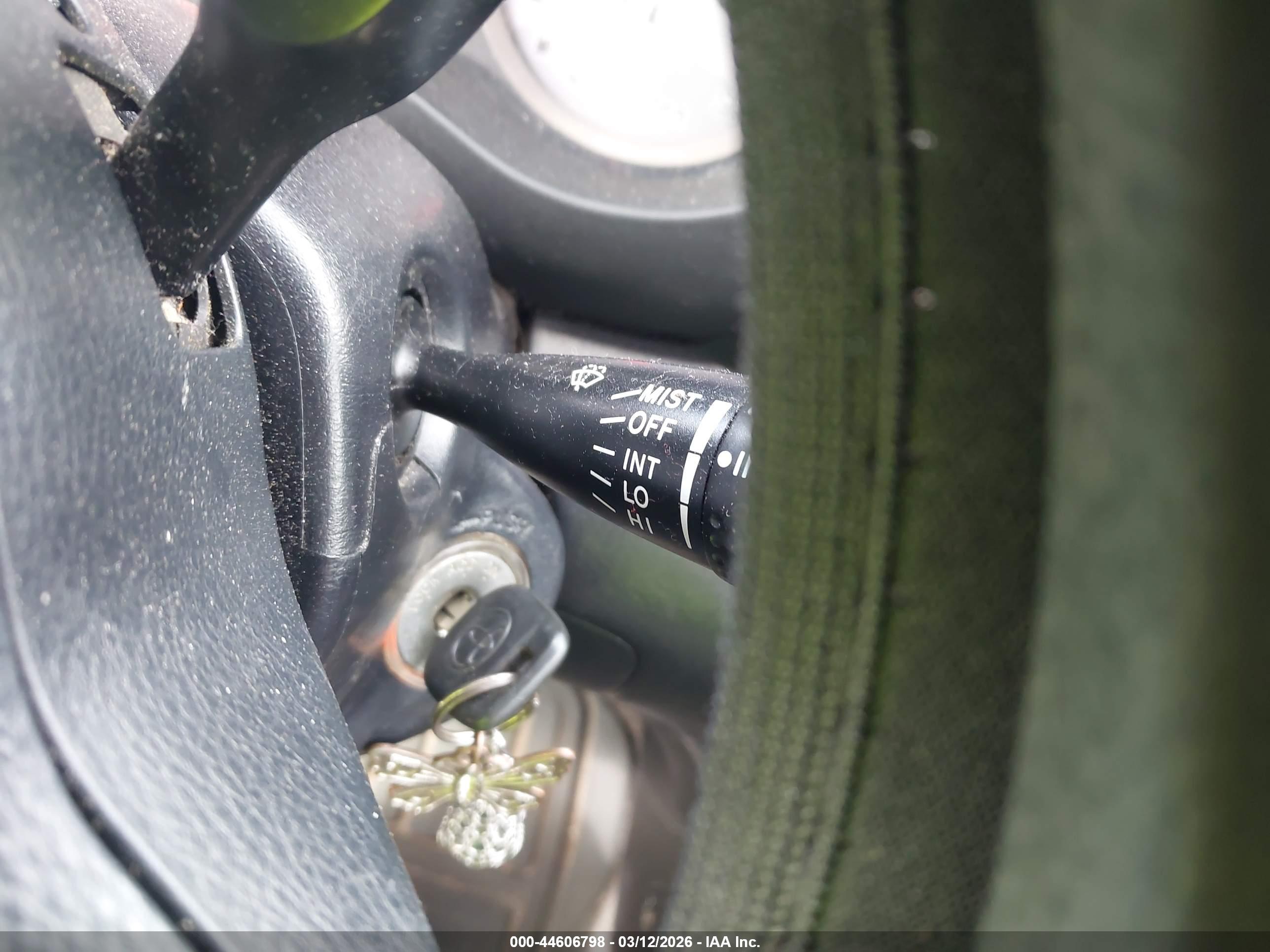 TOYOTA RAV4 image 11
