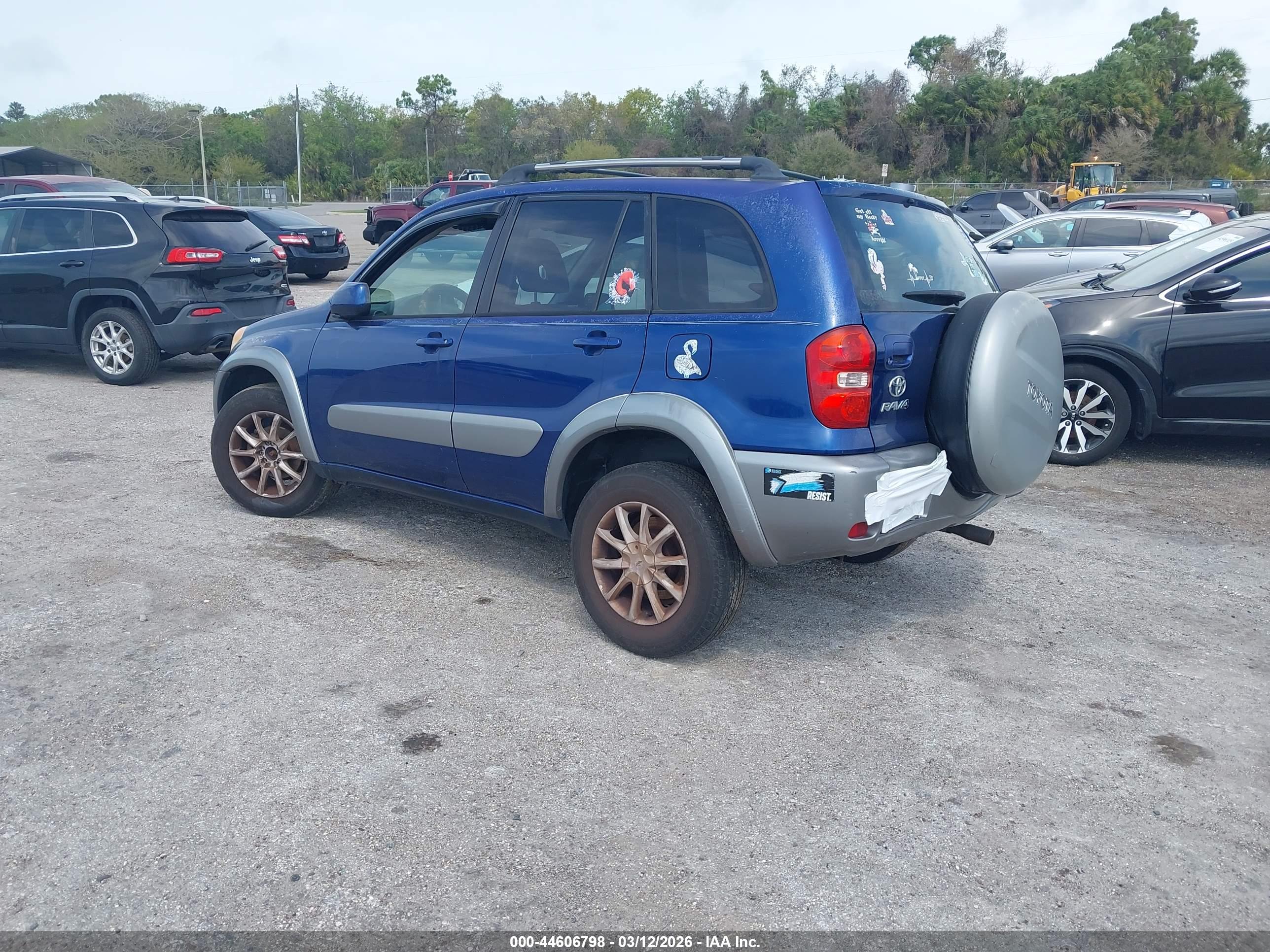 TOYOTA RAV4 image 3