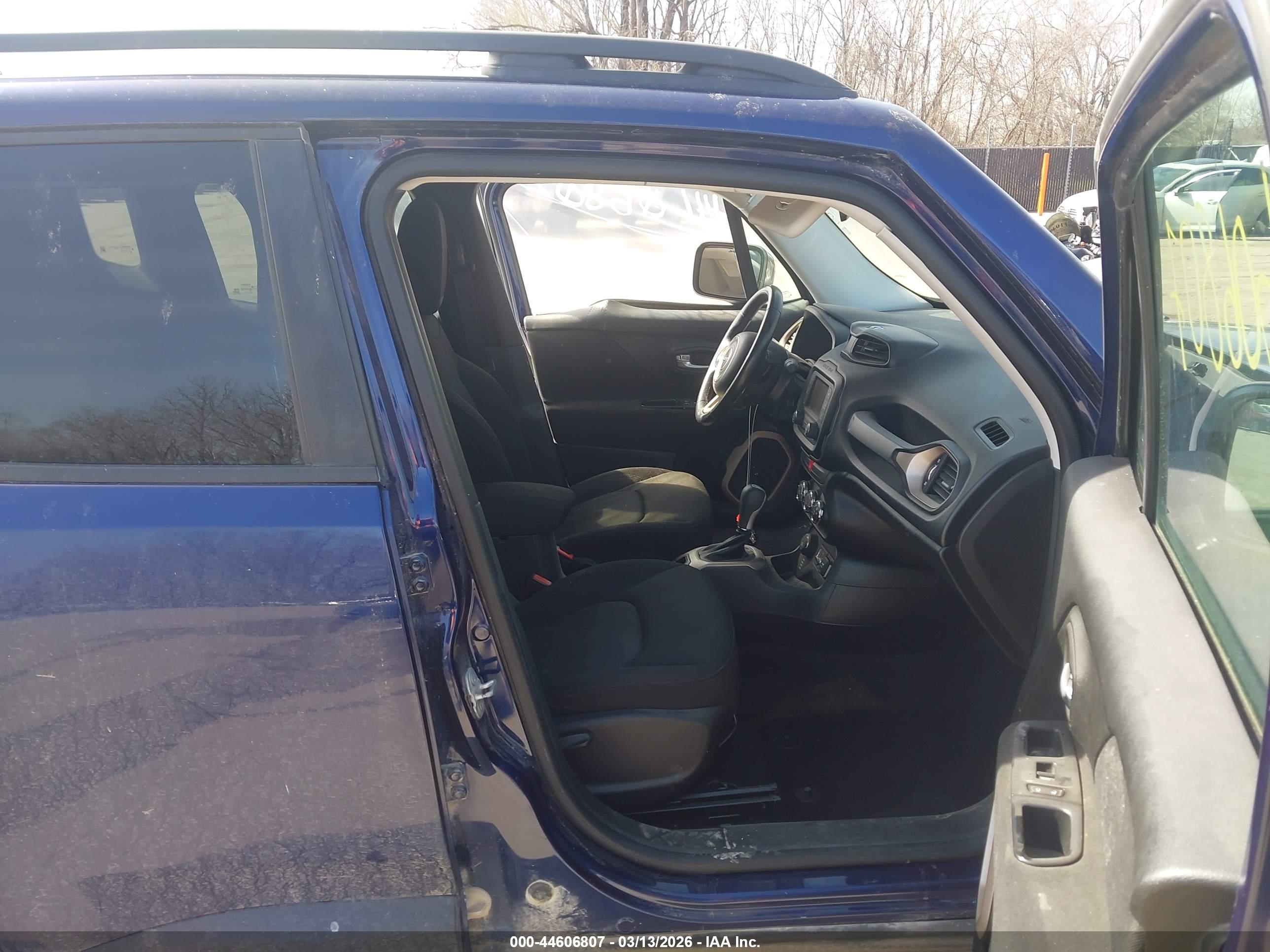 JEEP RENEGADE image 5
