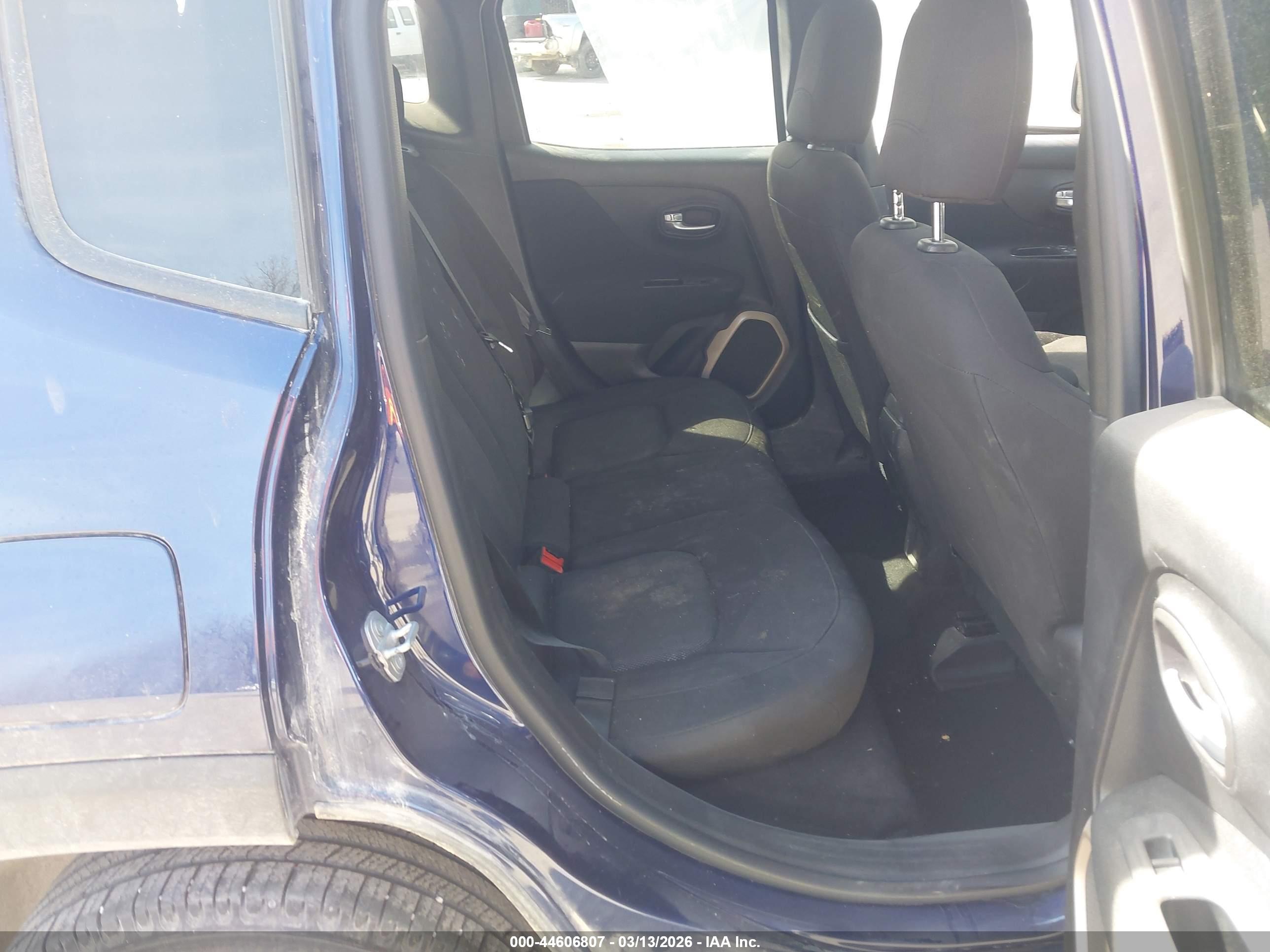 JEEP RENEGADE image 8