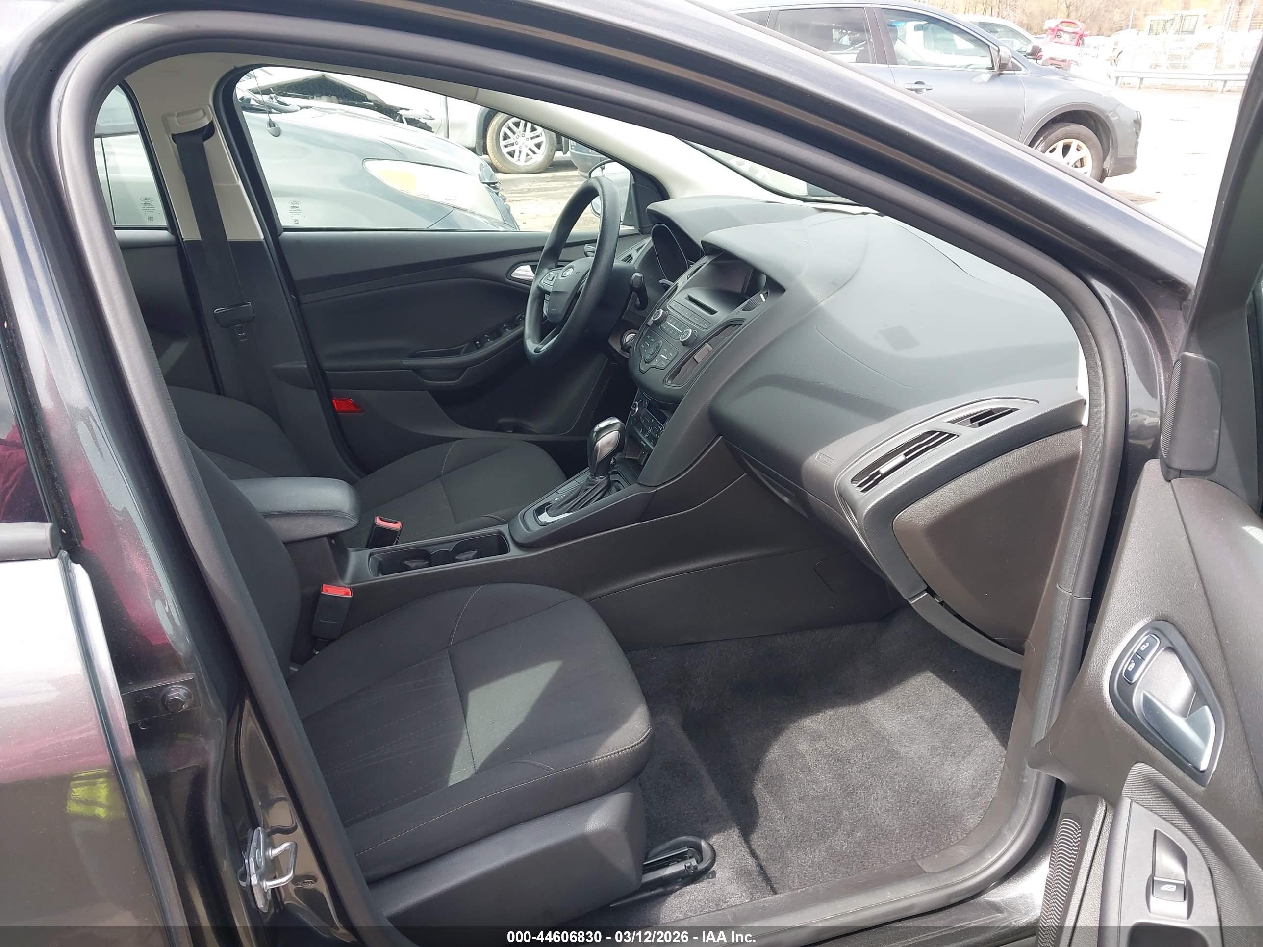 FORD FOCUS image 5