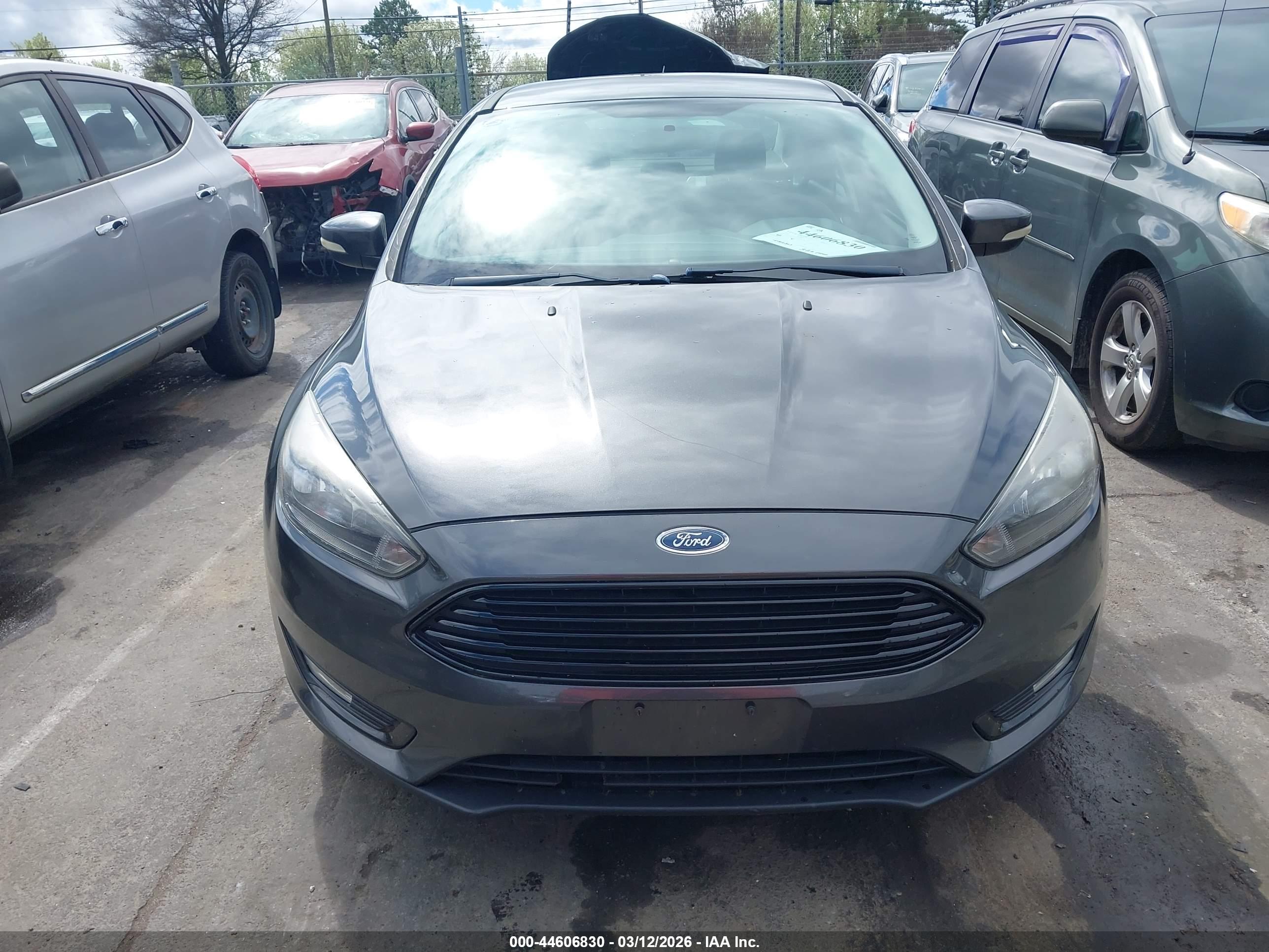 FORD FOCUS image 6