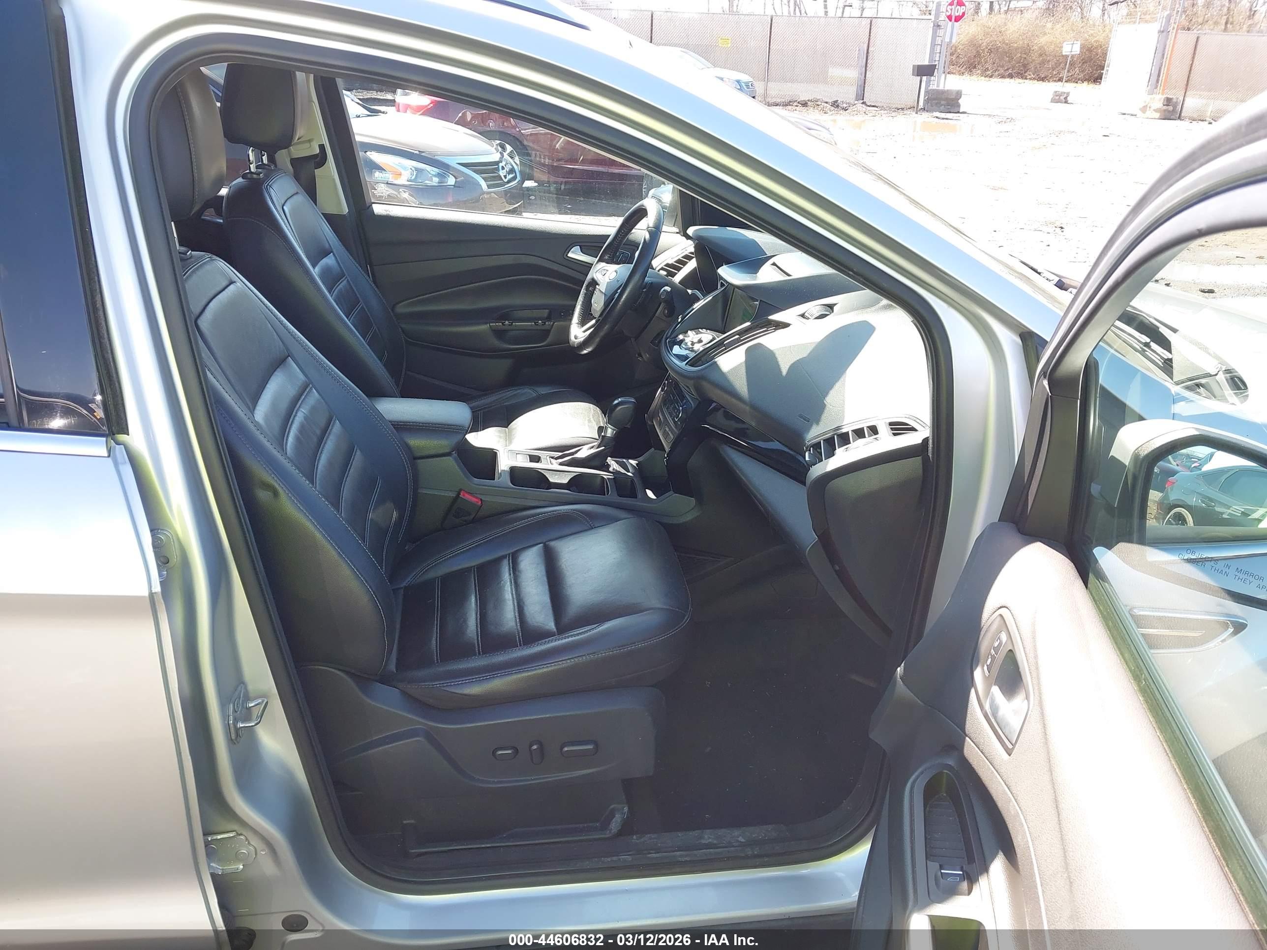 FORD ESCAPE image 5