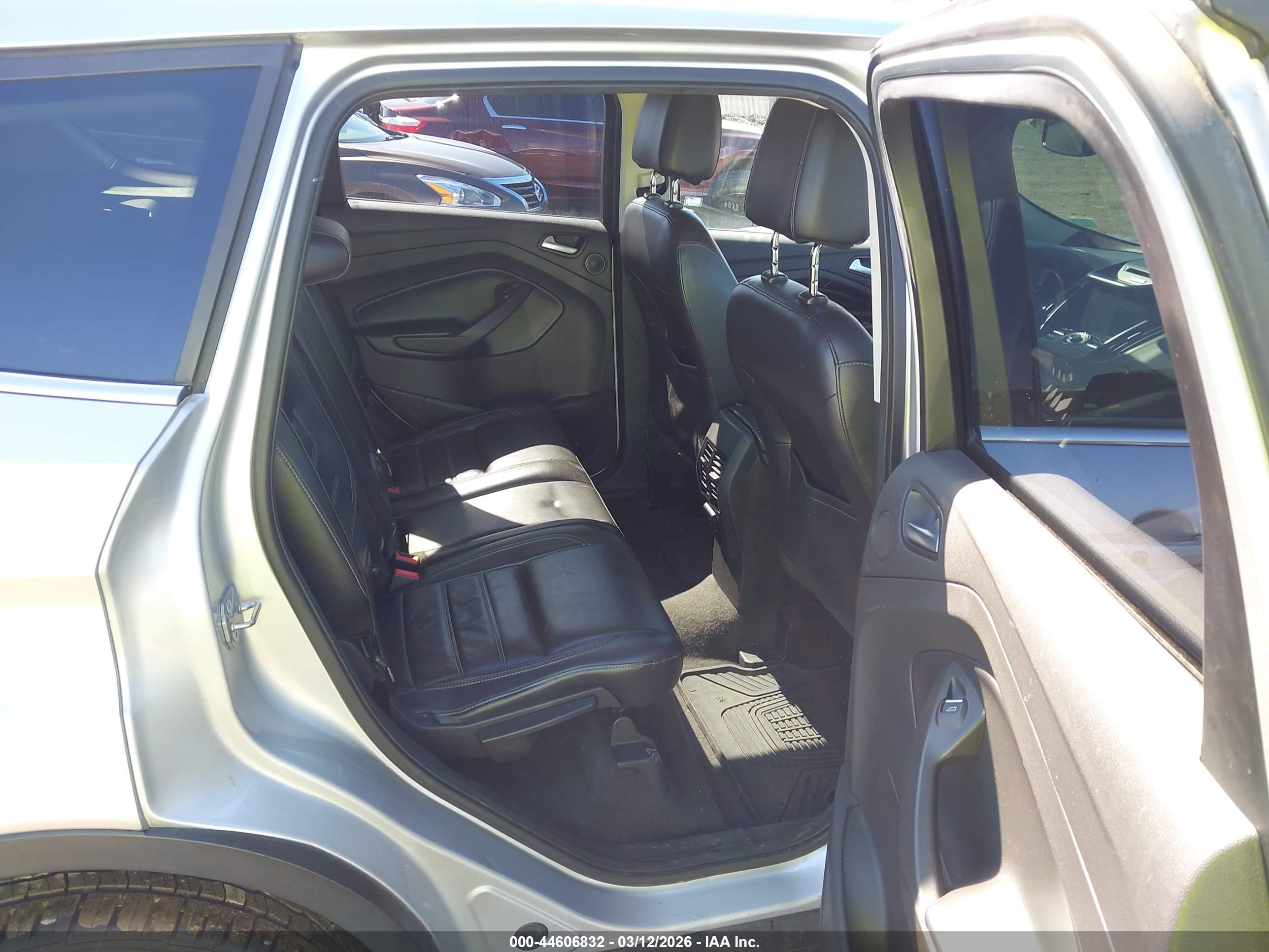 FORD ESCAPE image 8