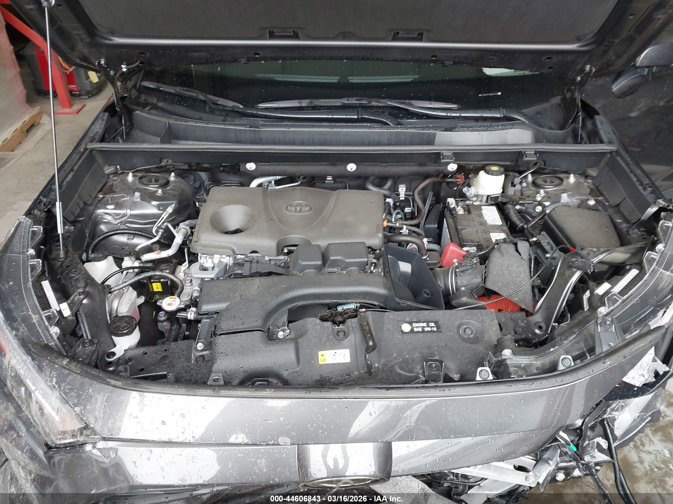 TOYOTA RAV4 image 10