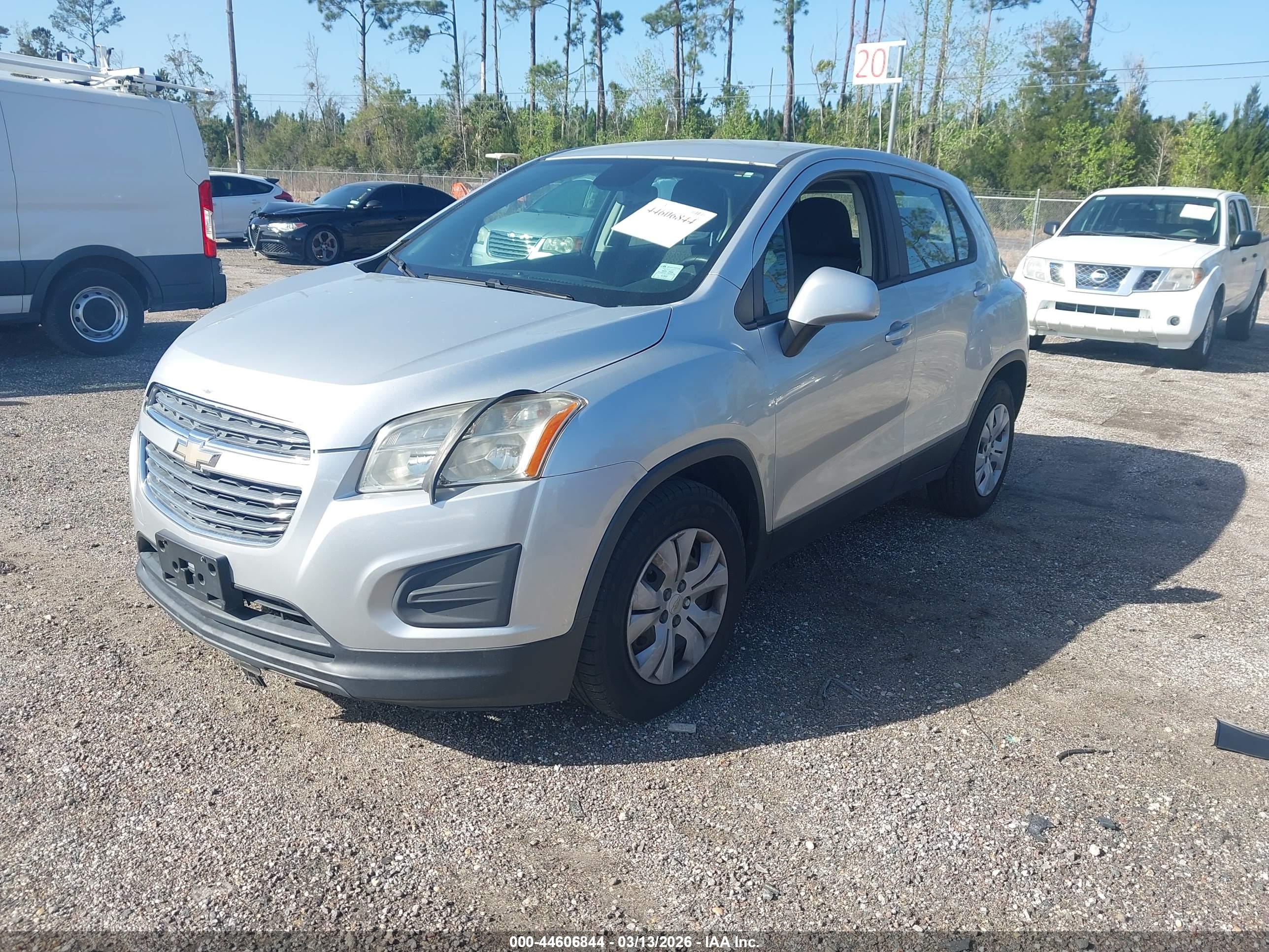 CHEVROLET TRAX image 2