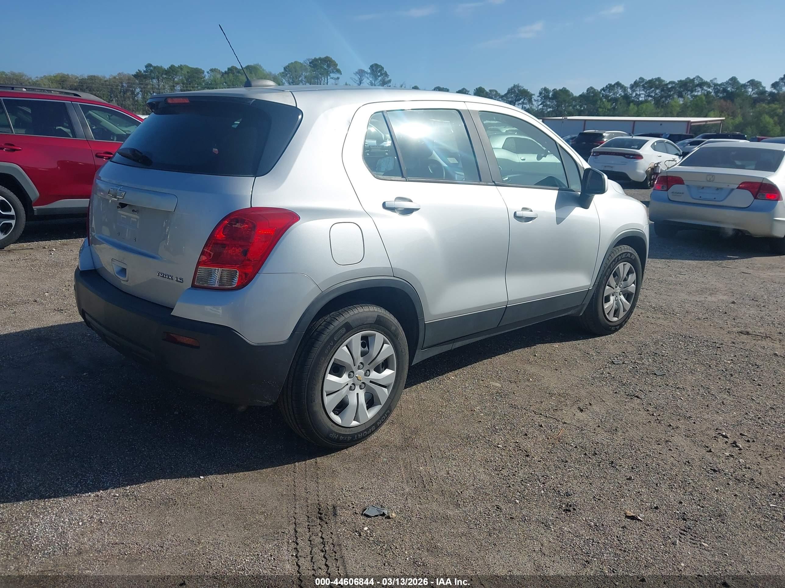 CHEVROLET TRAX image 4
