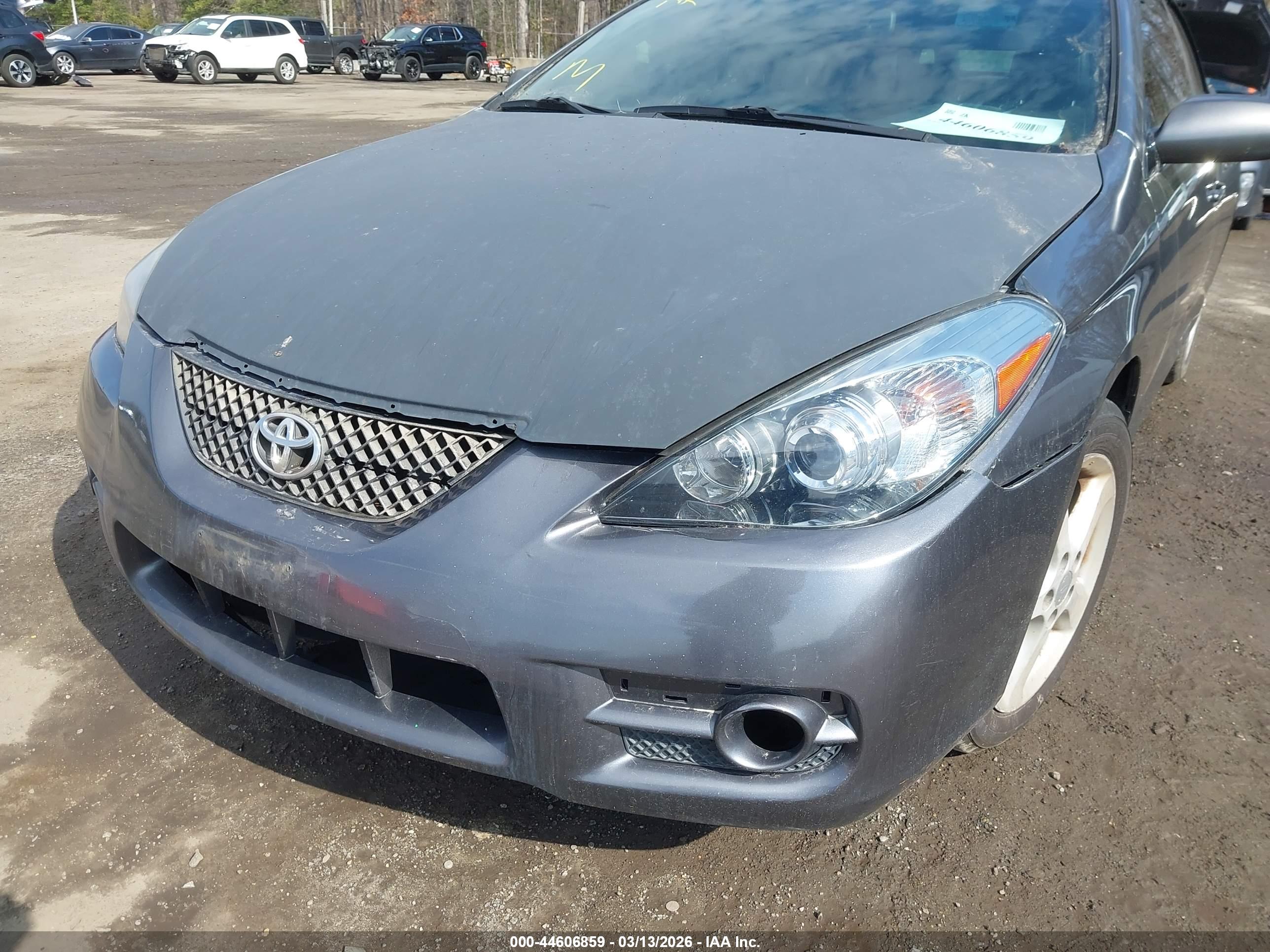 TOYOTA CAMRY image 6
