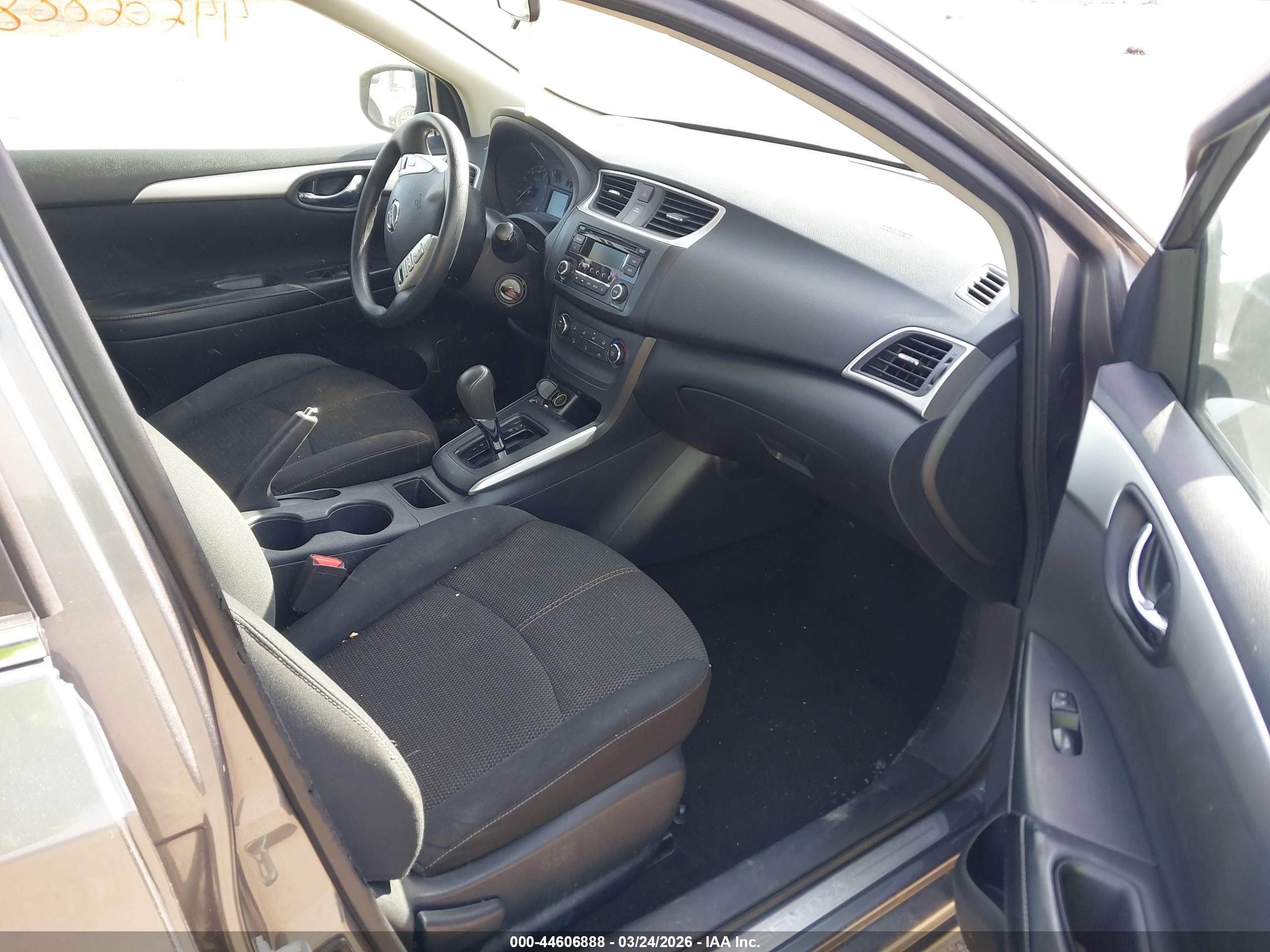 NISSAN SENTRA image 5