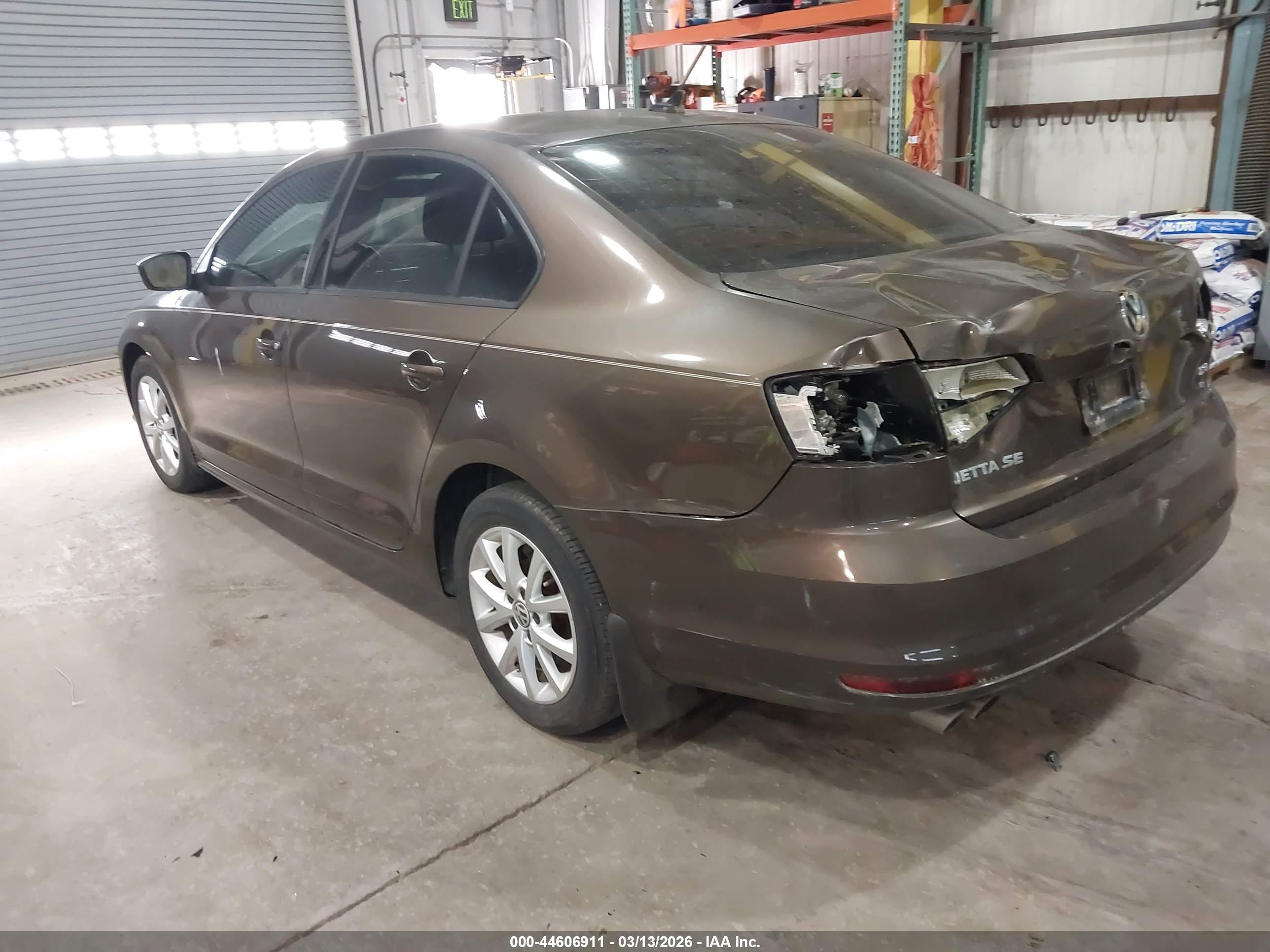 VOLKSWAGEN JETTA image 3