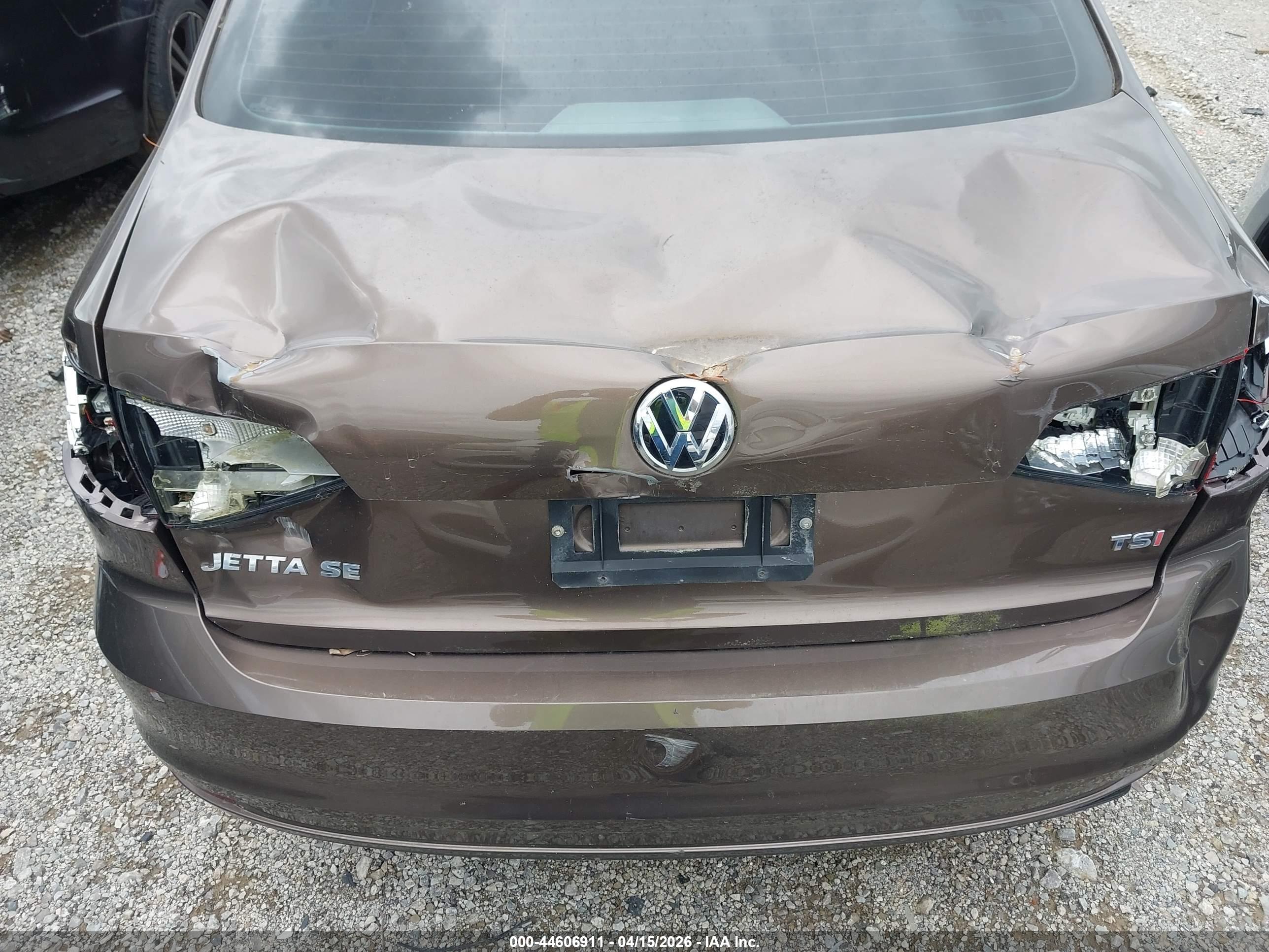 VOLKSWAGEN JETTA image 6