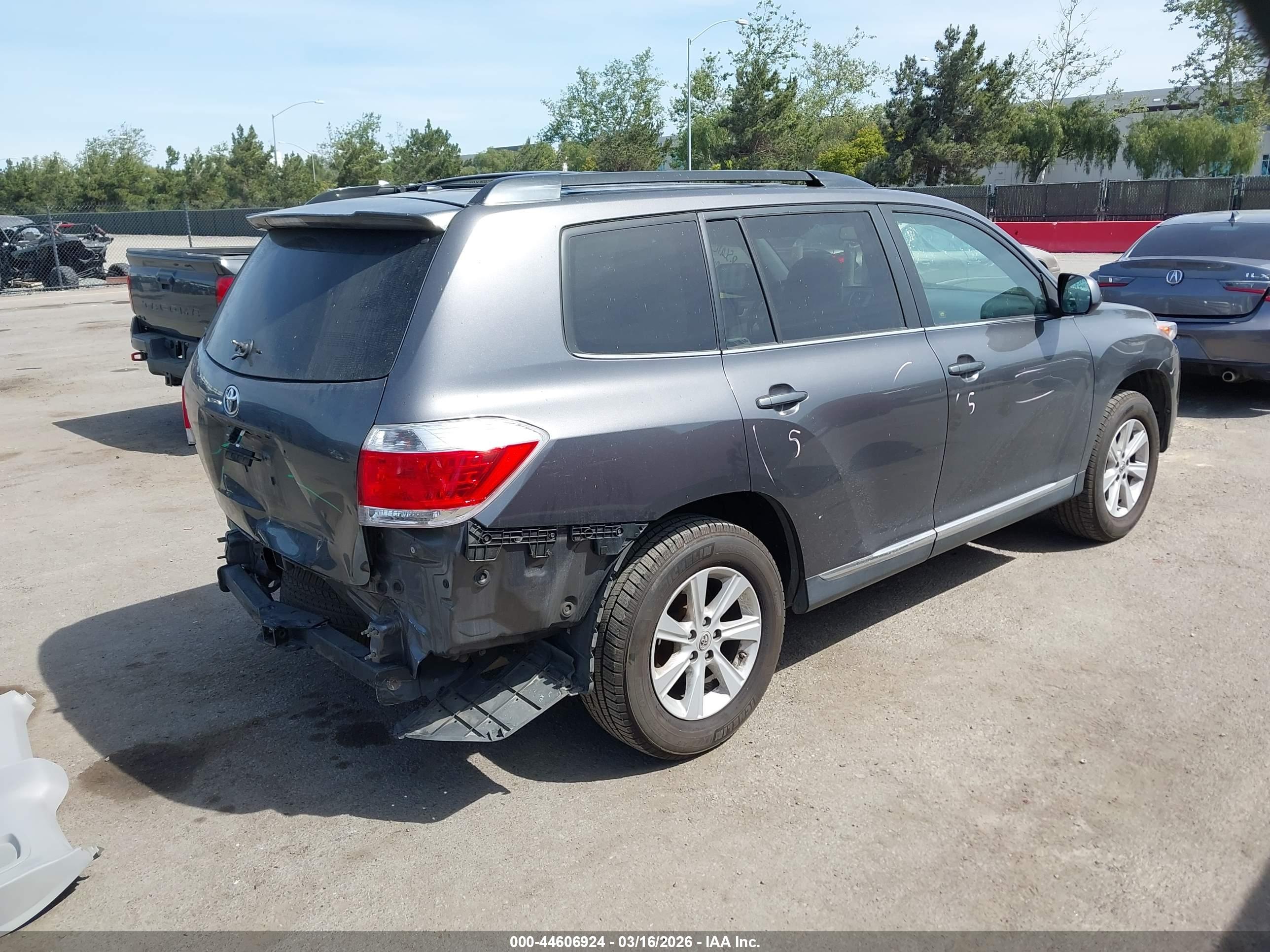 TOYOTA HIGHLANDER image 4