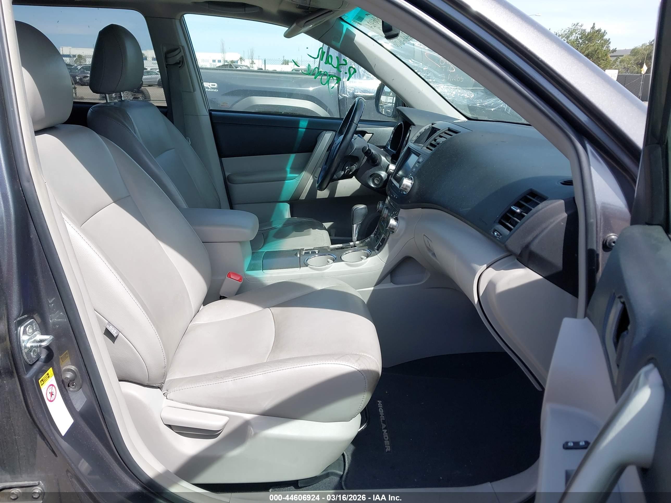 TOYOTA HIGHLANDER image 5