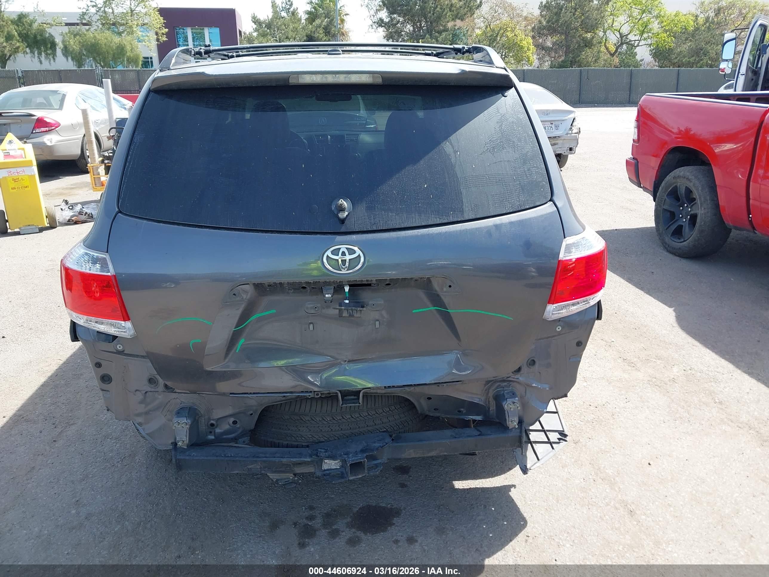 TOYOTA HIGHLANDER image 6