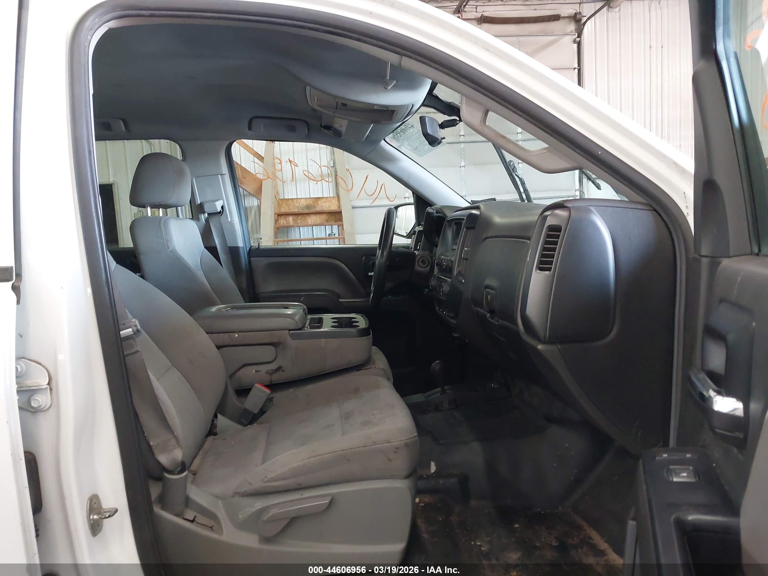 CHEVROLET SILVERADO image 5