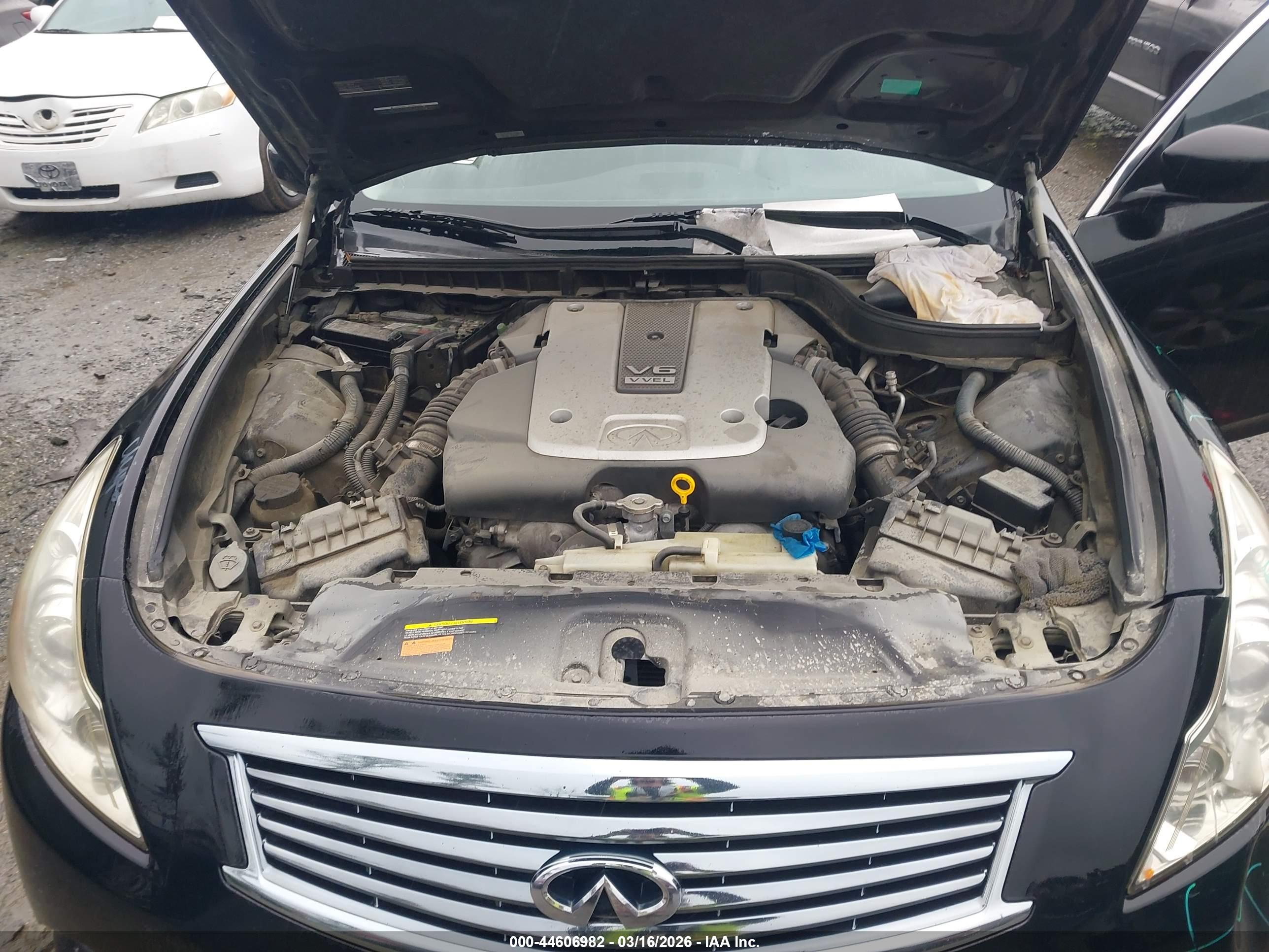 INFINITI G37 image 10