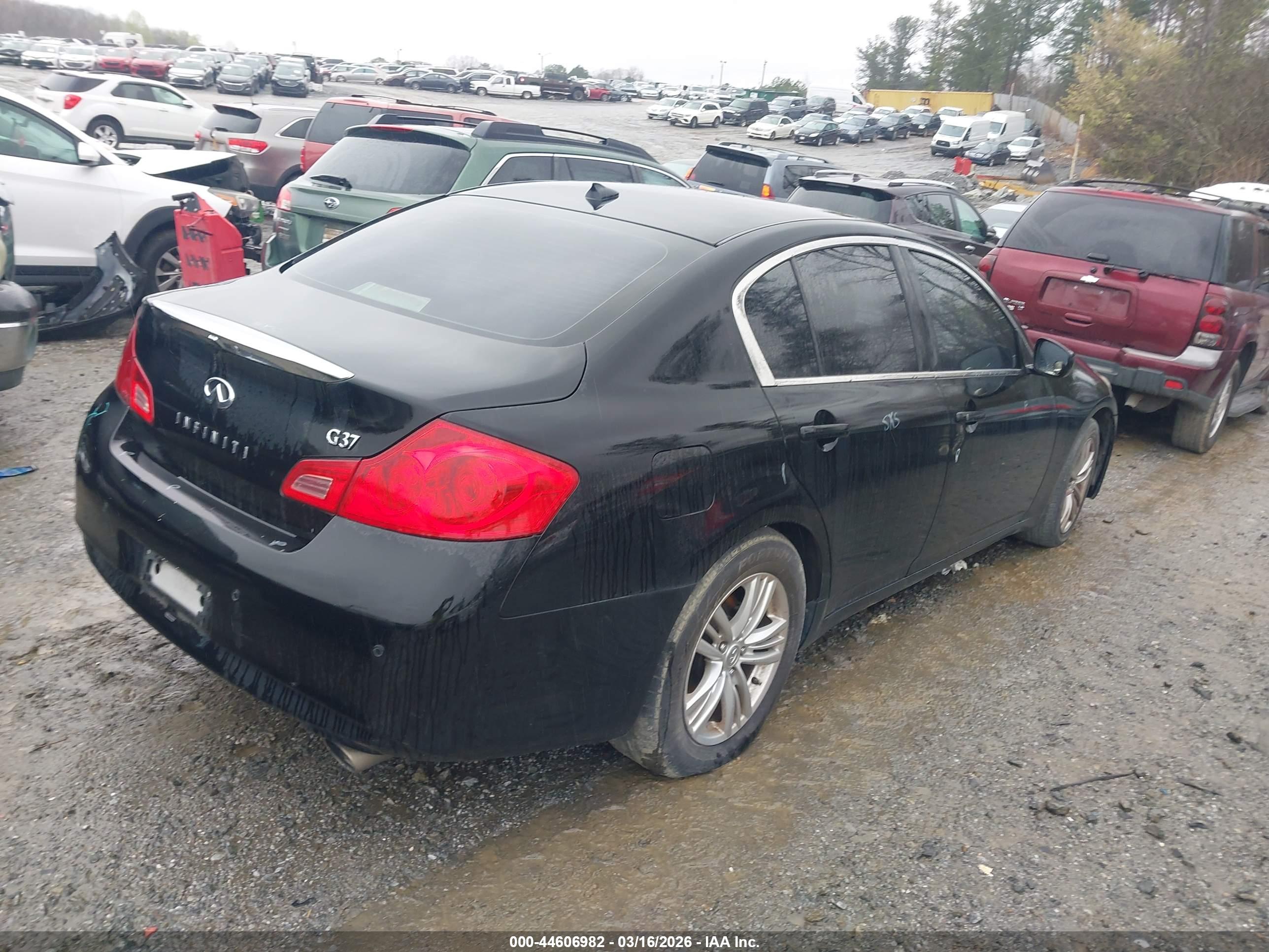INFINITI G37 image 4
