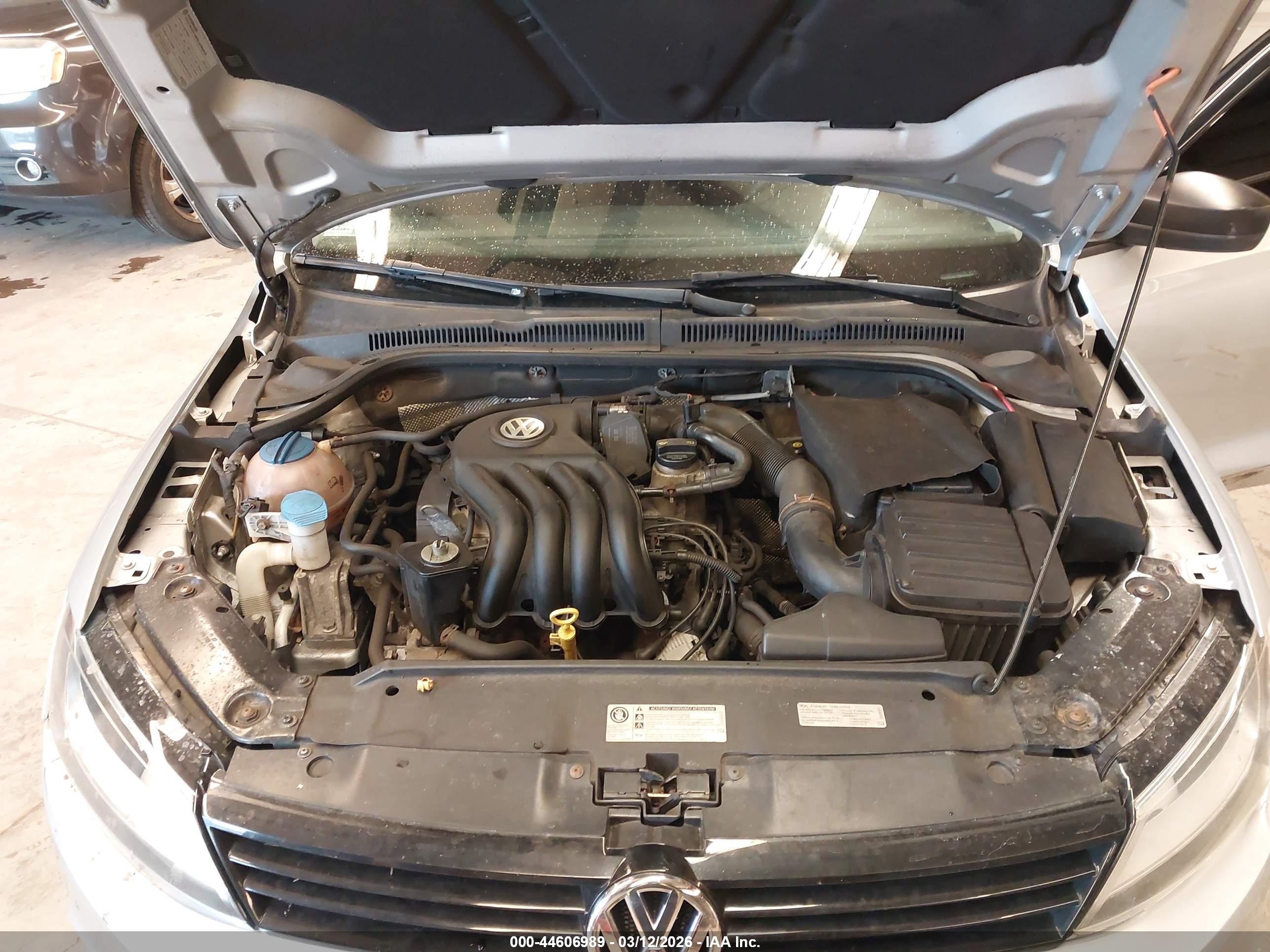 VOLKSWAGEN JETTA image 10