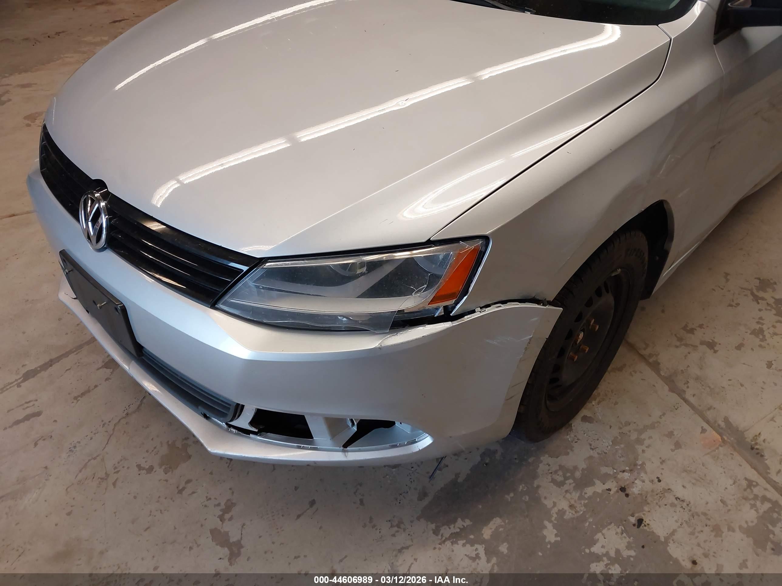 VOLKSWAGEN JETTA image 6