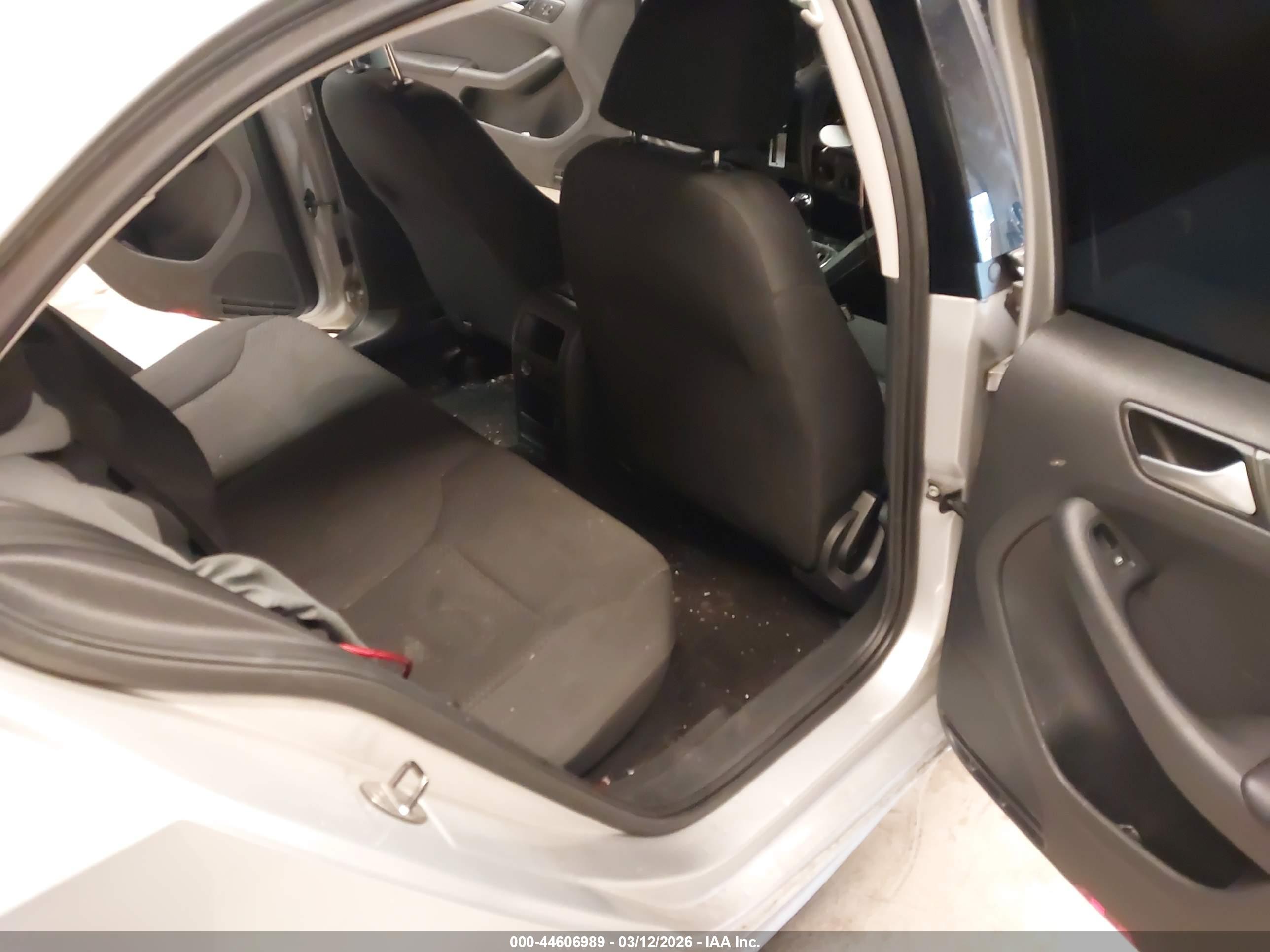 VOLKSWAGEN JETTA image 8