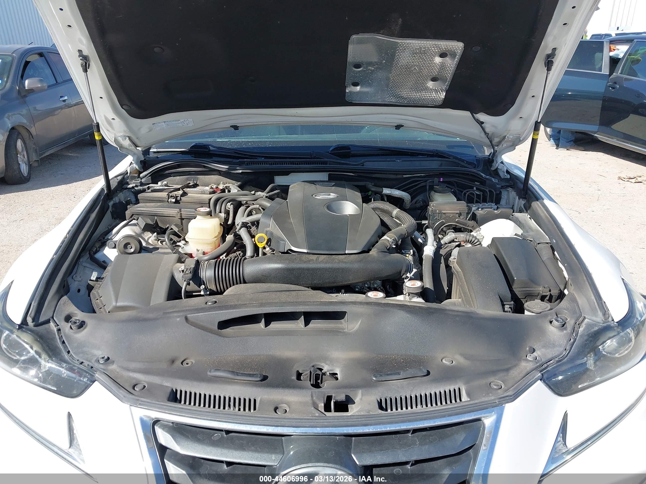LEXUS IS image 10
