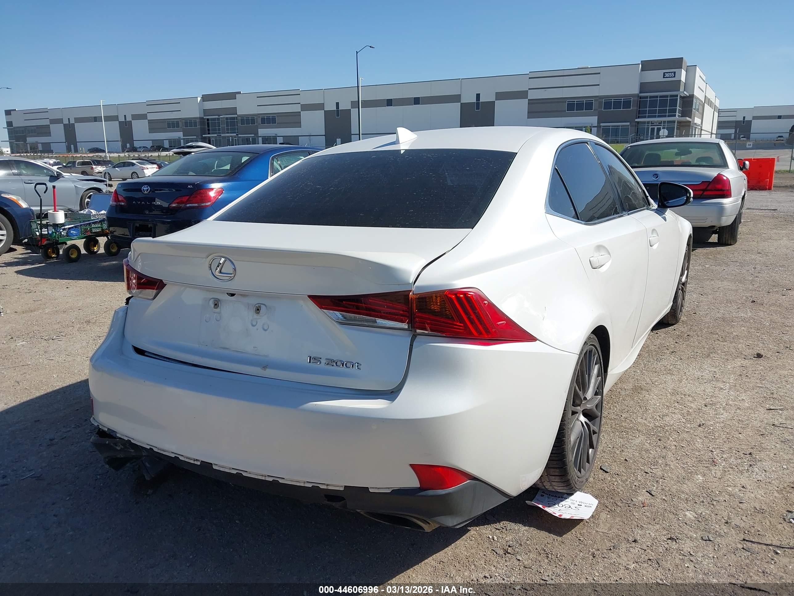 LEXUS IS image 4