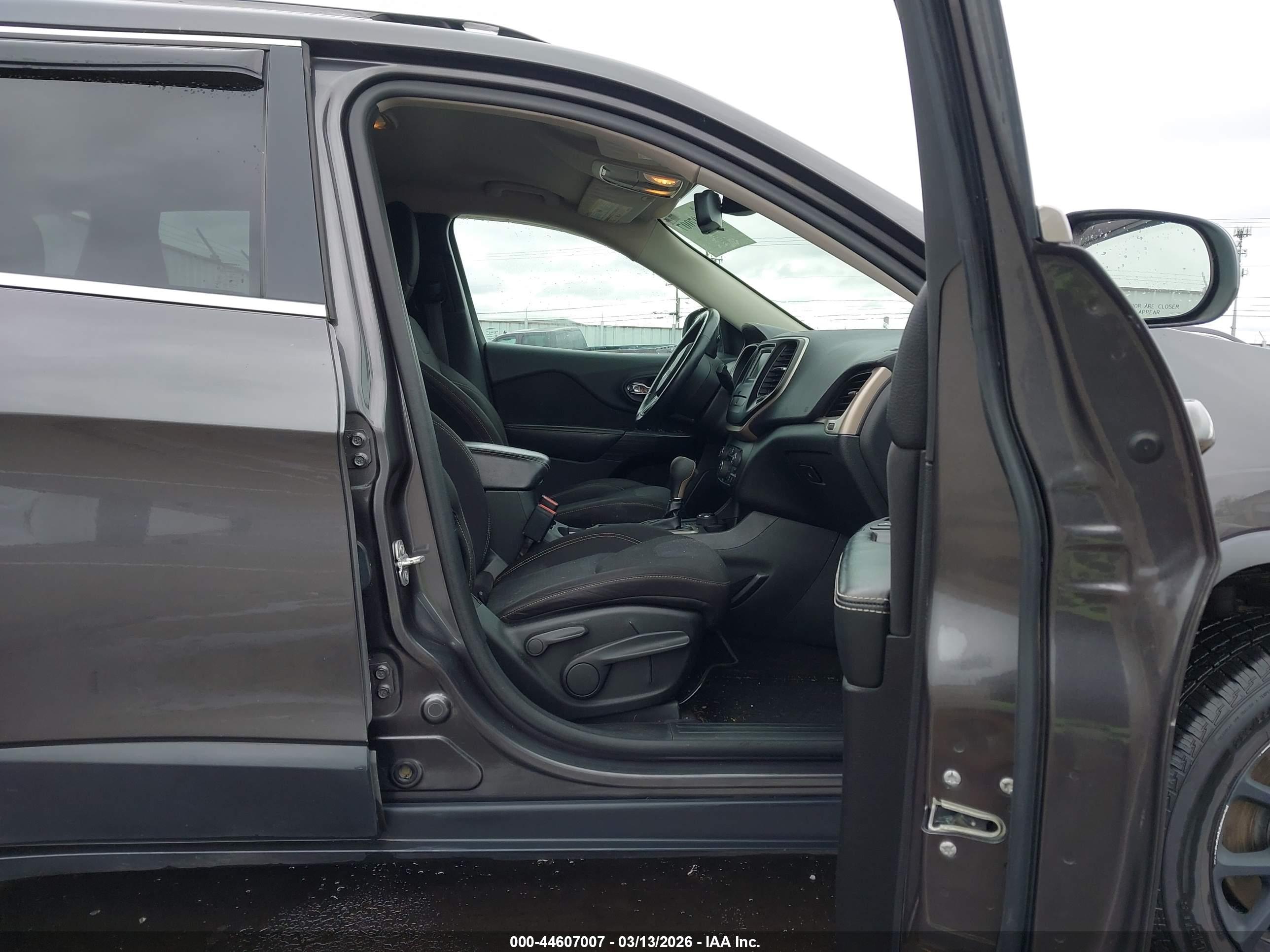 JEEP CHEROKEE image 5
