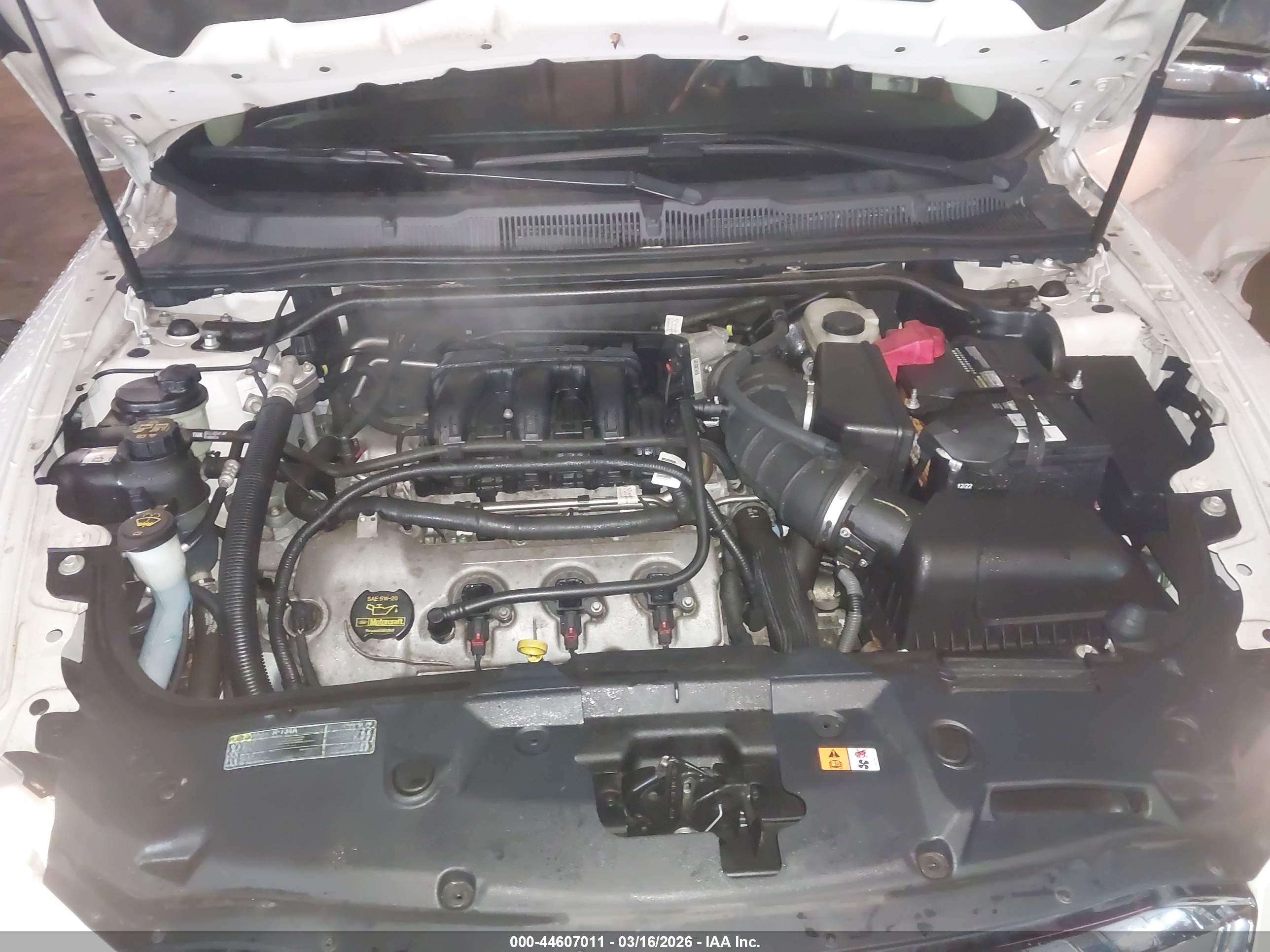 FORD TAURUS image 10