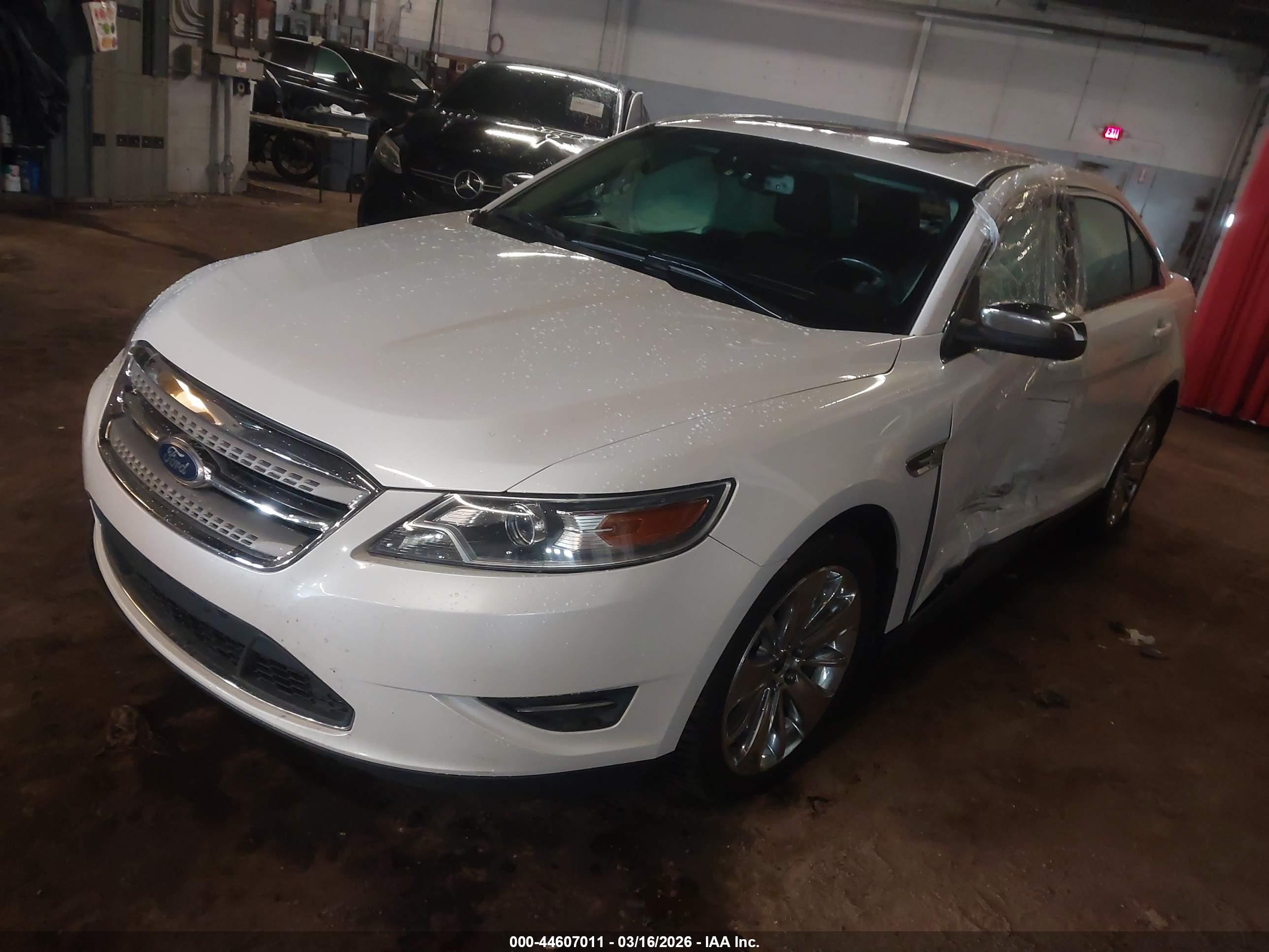 FORD TAURUS image 2