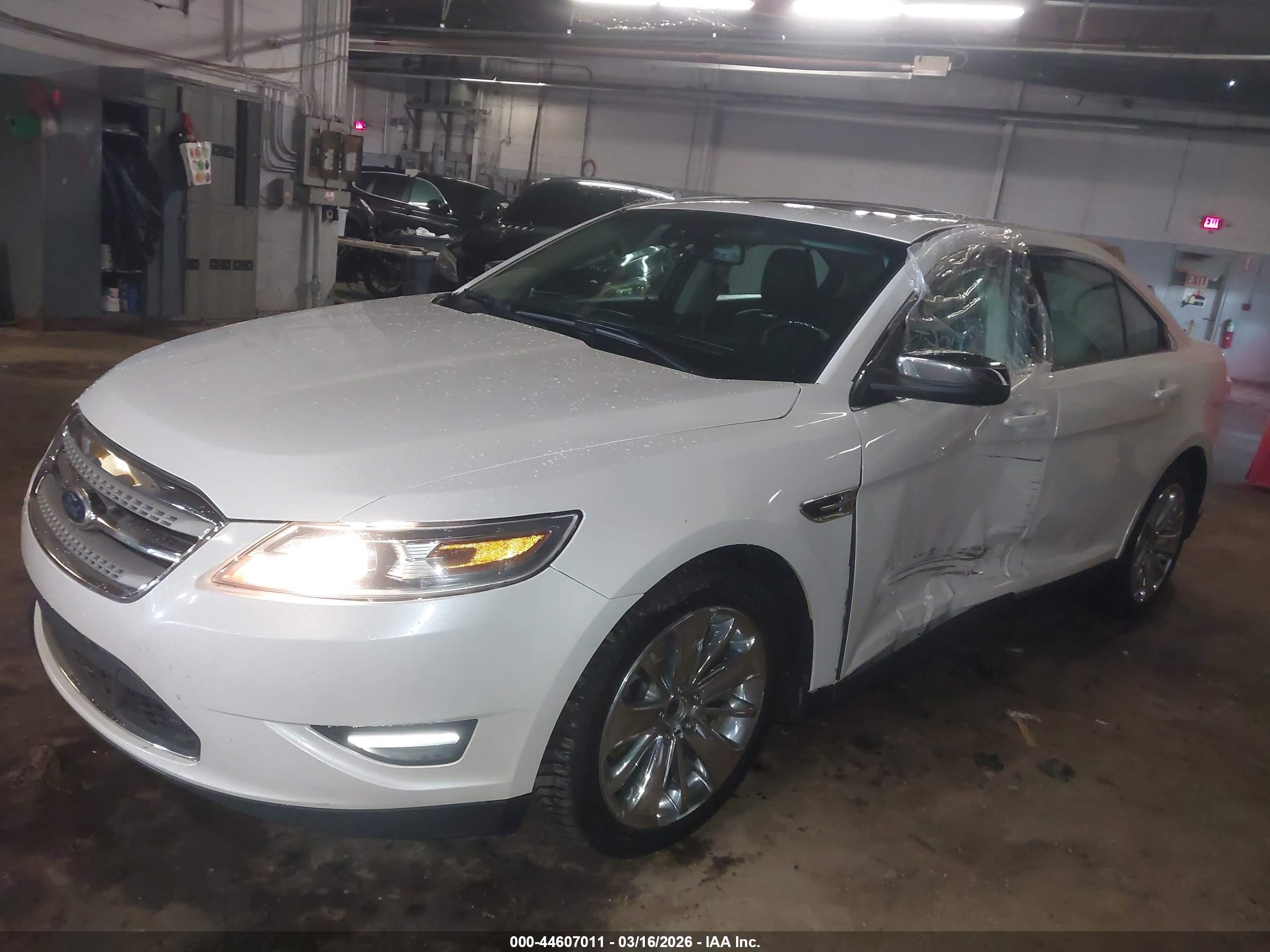 FORD TAURUS image 6