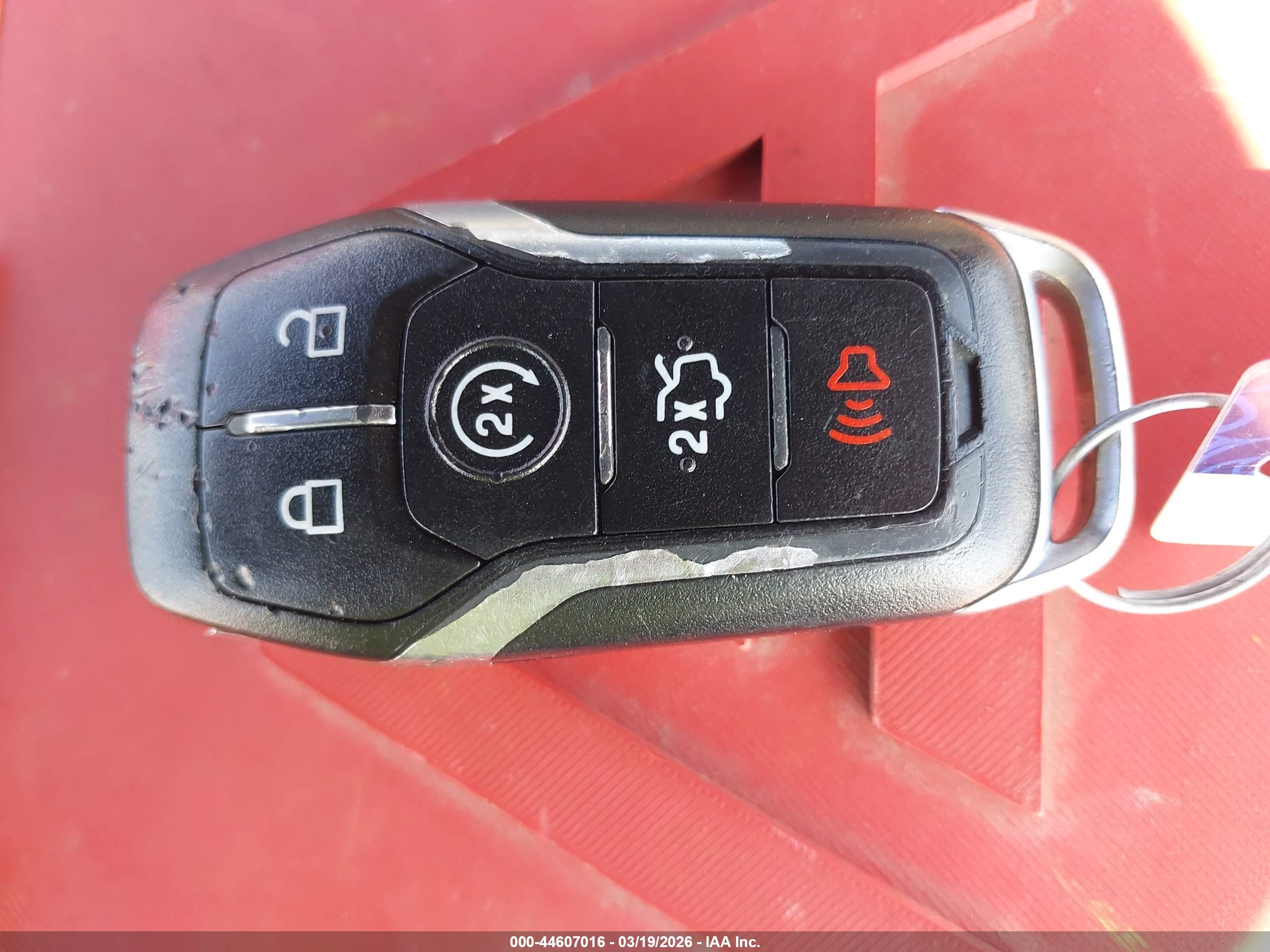 FORD FUSION image 11