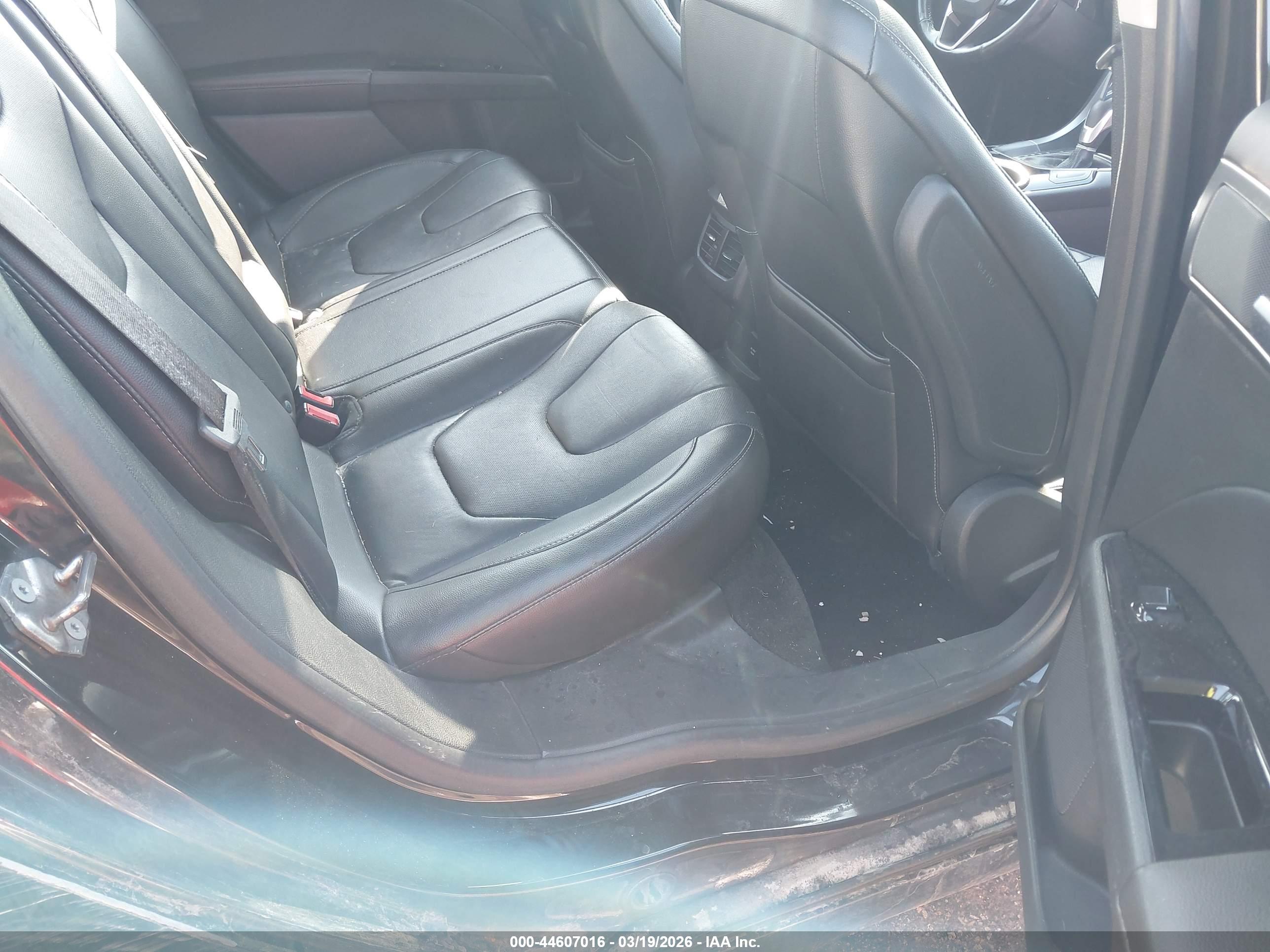 FORD FUSION image 8