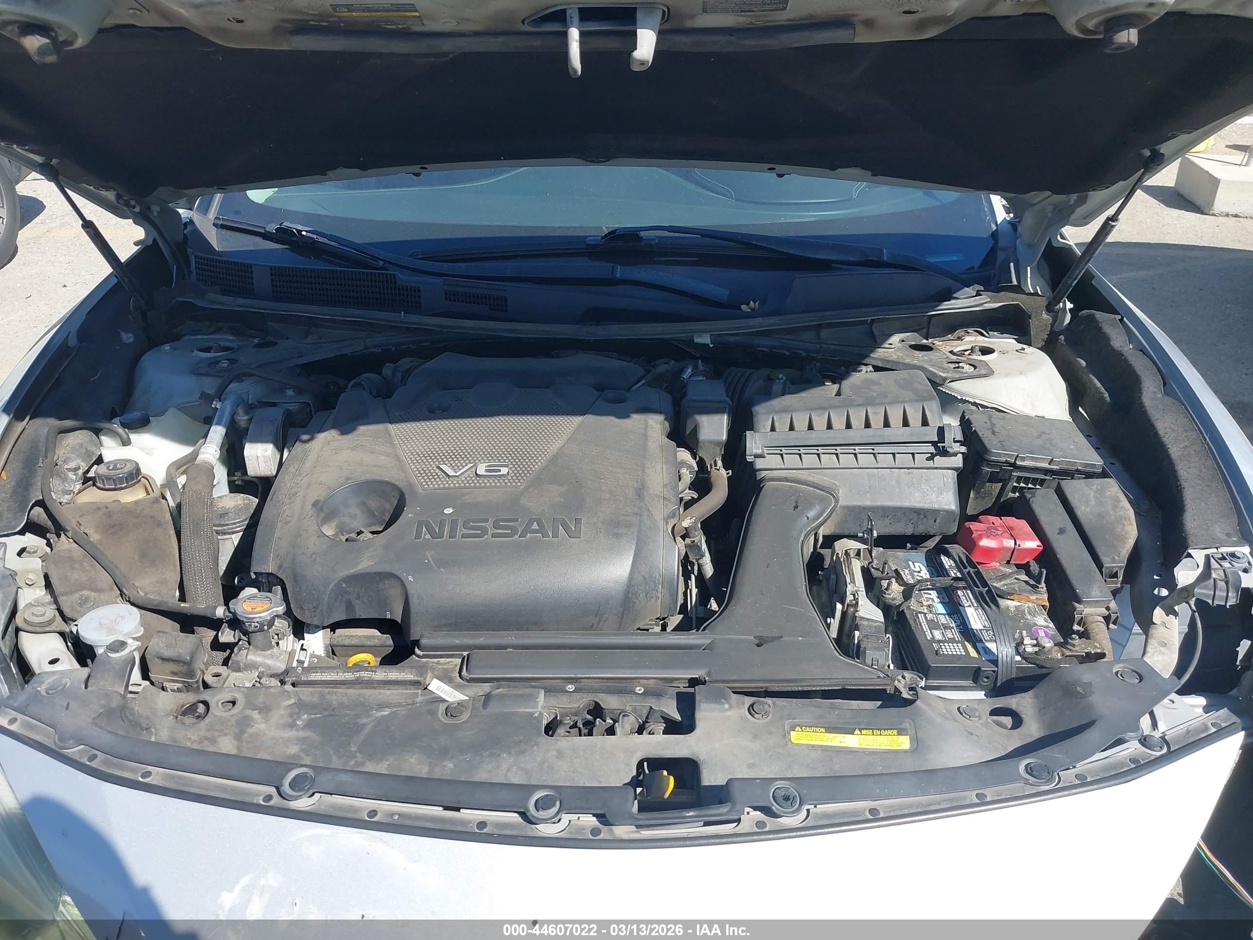 NISSAN MAXIMA image 10